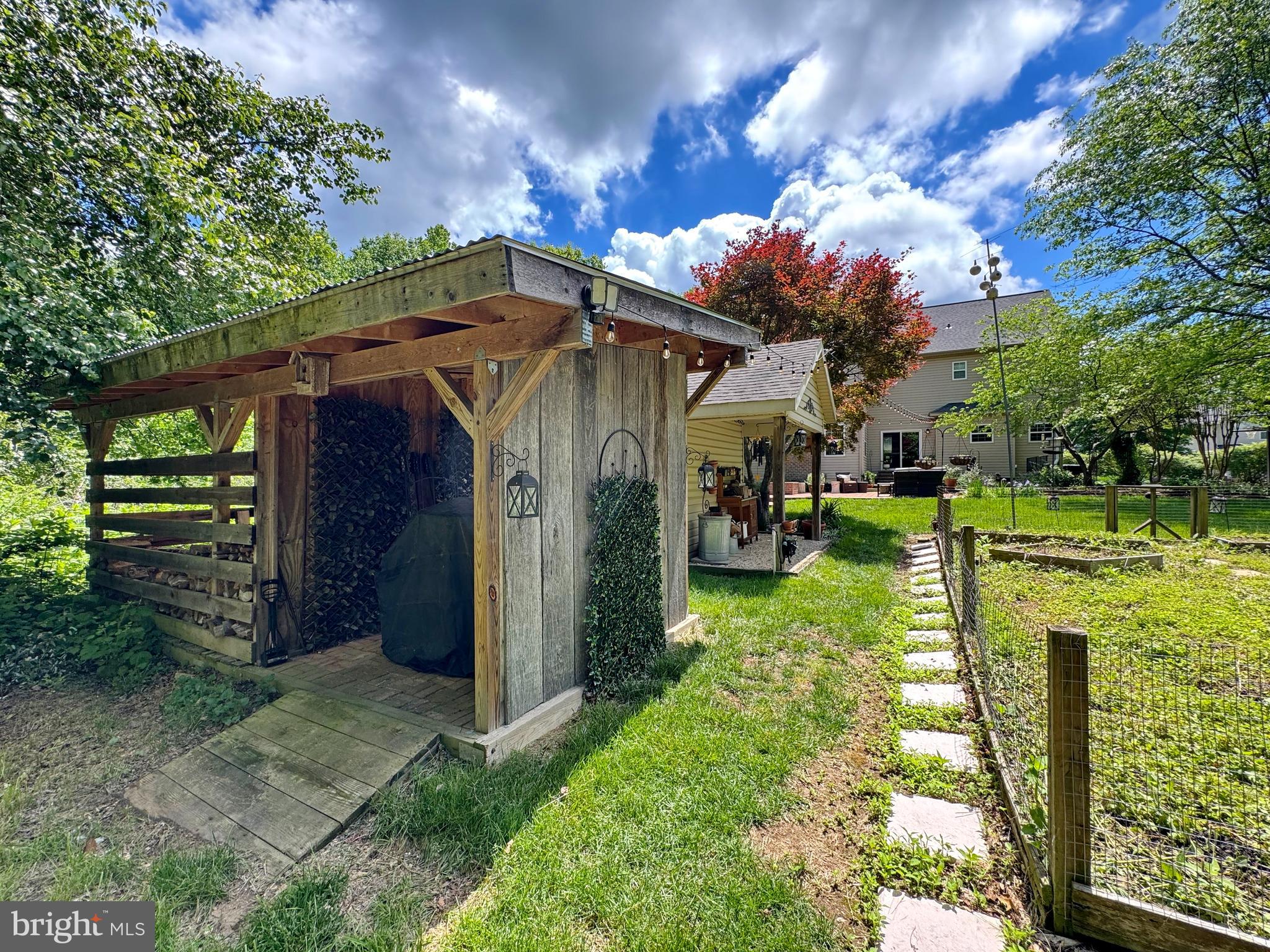 OAKWOOD MANOR - Residential