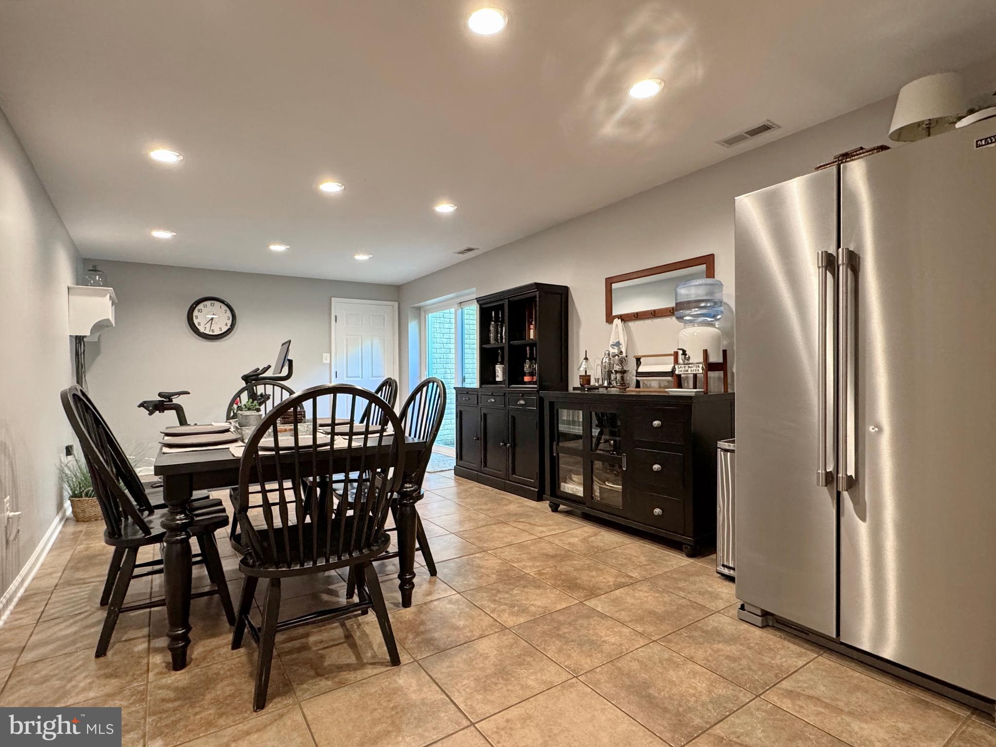 OAKWOOD MANOR - Residential