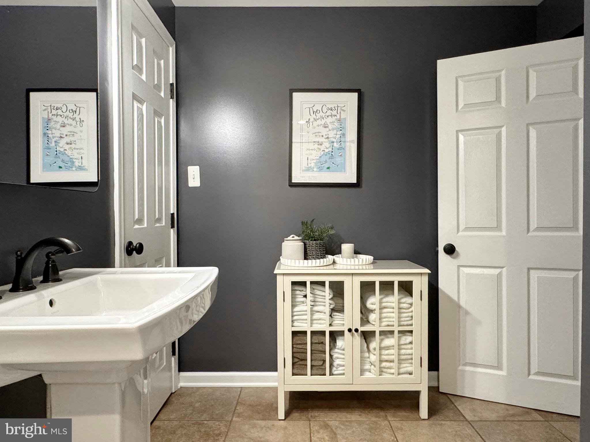 OAKWOOD MANOR - Residential