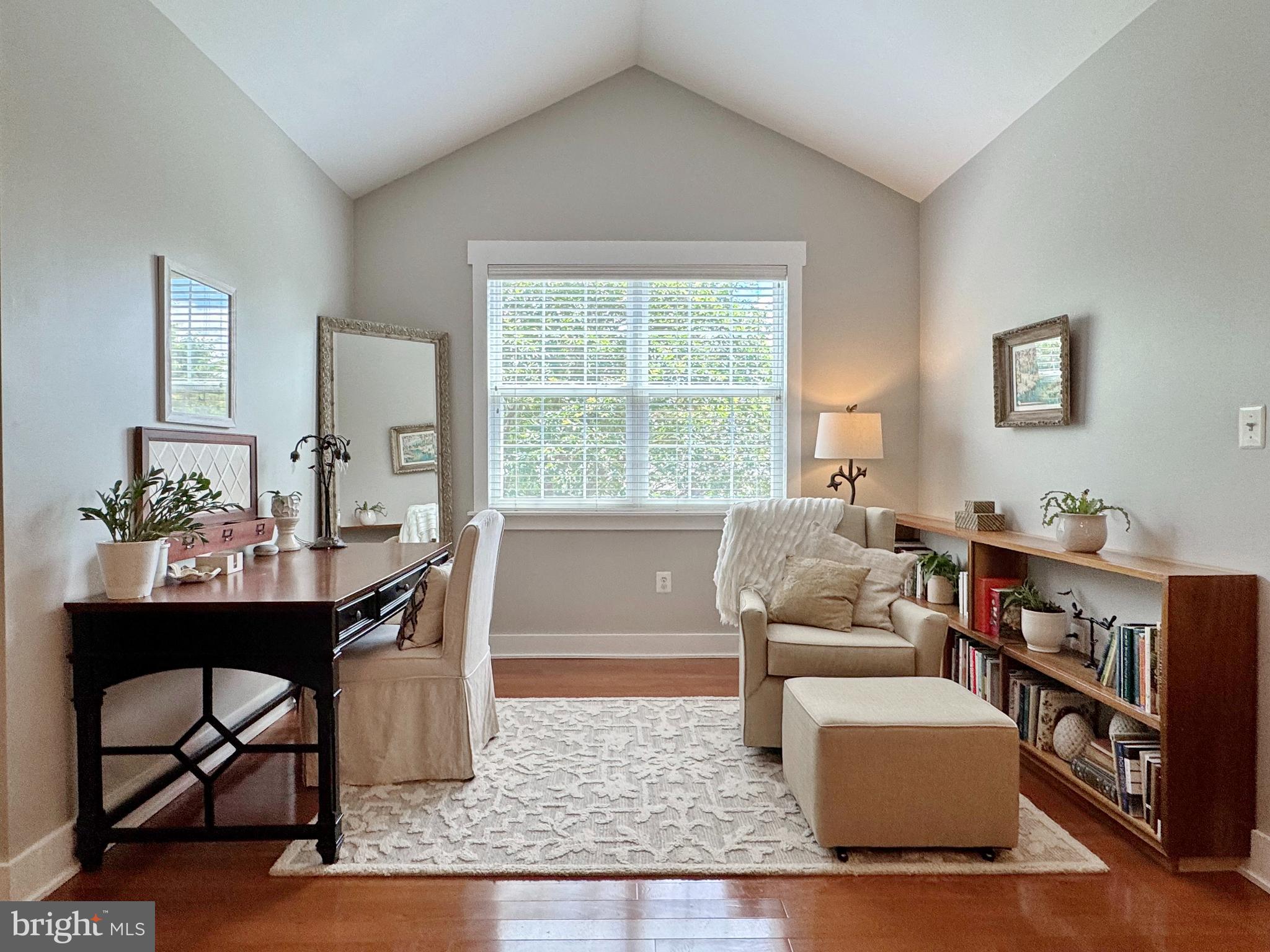 OAKWOOD MANOR - Residential