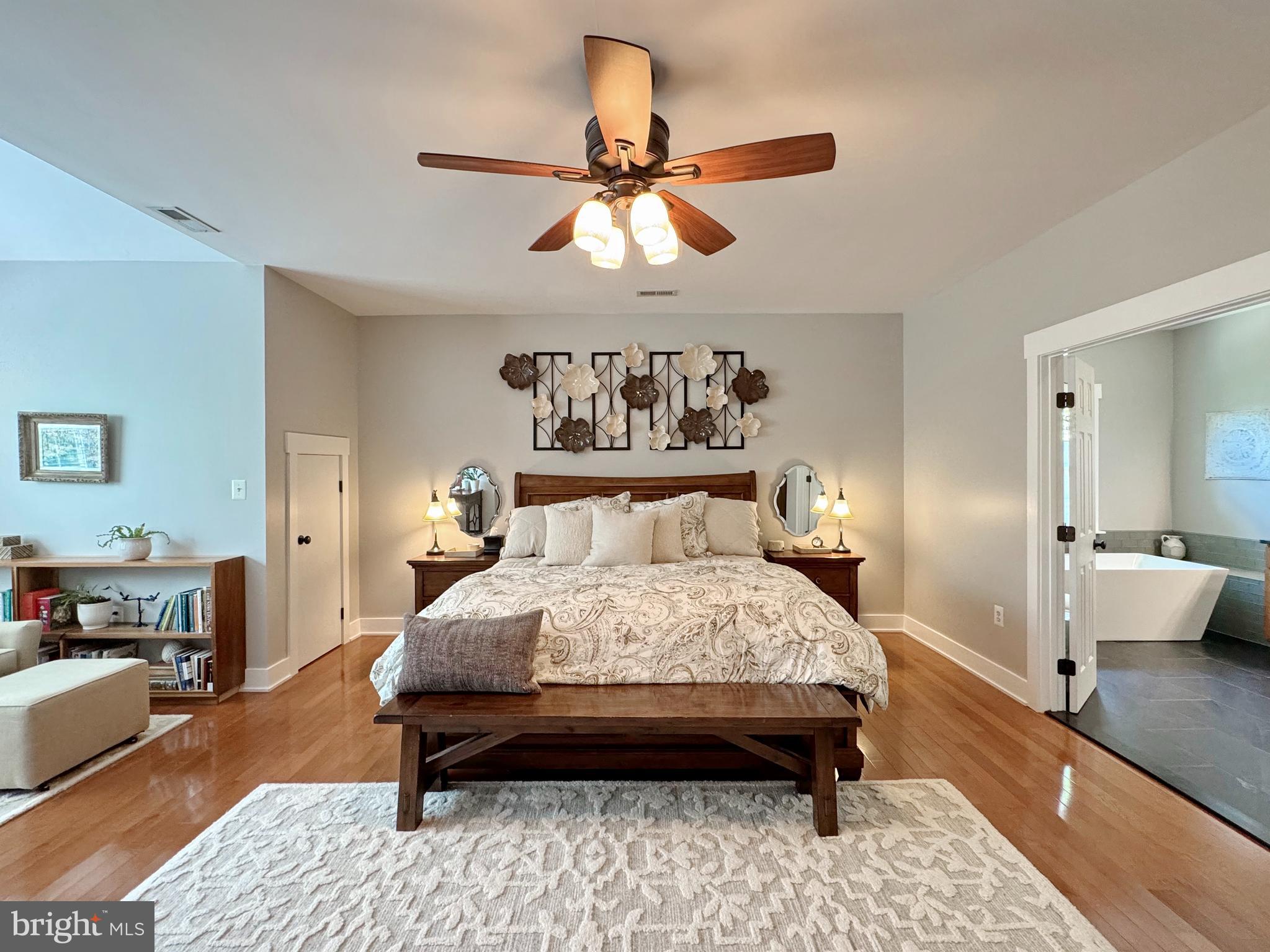 OAKWOOD MANOR - Residential