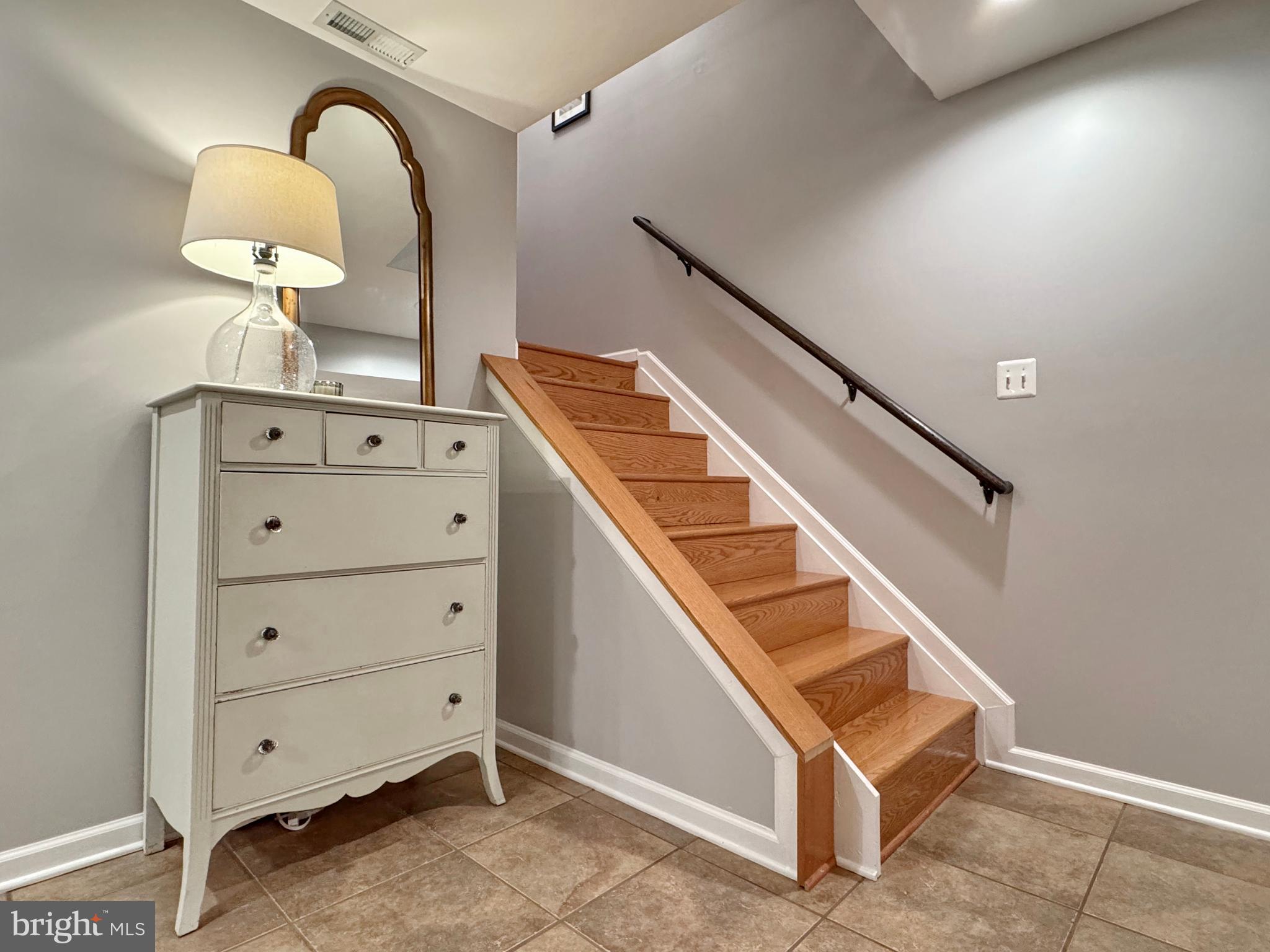 OAKWOOD MANOR - Residential