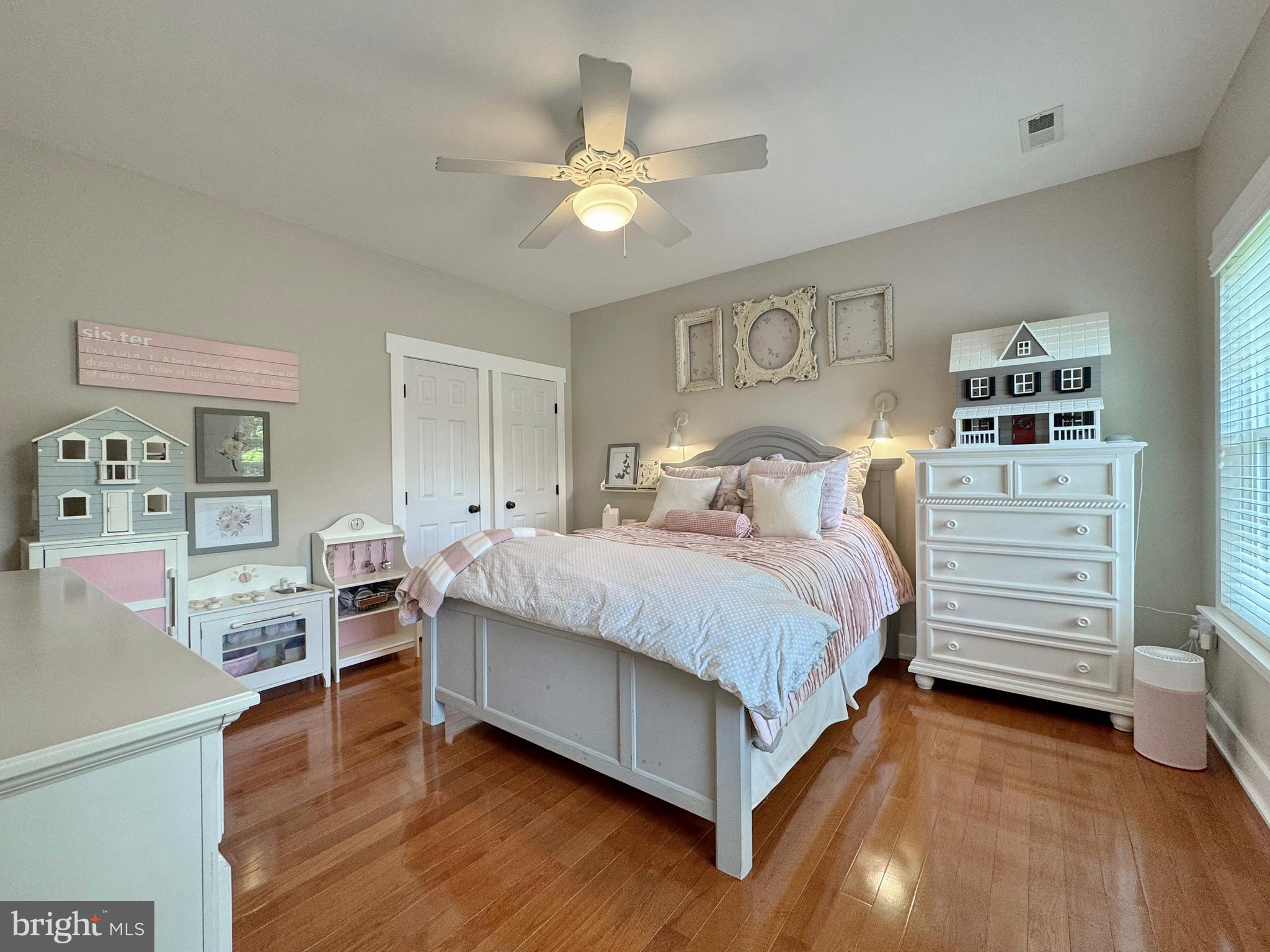 OAKWOOD MANOR - Residential