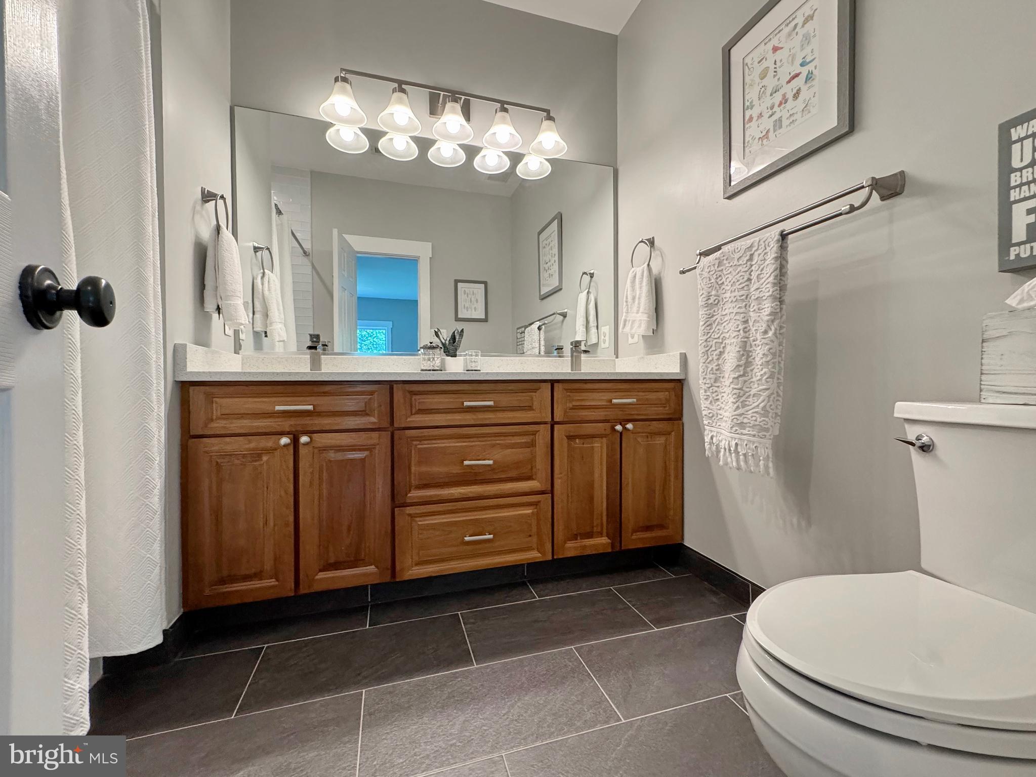 OAKWOOD MANOR - Residential