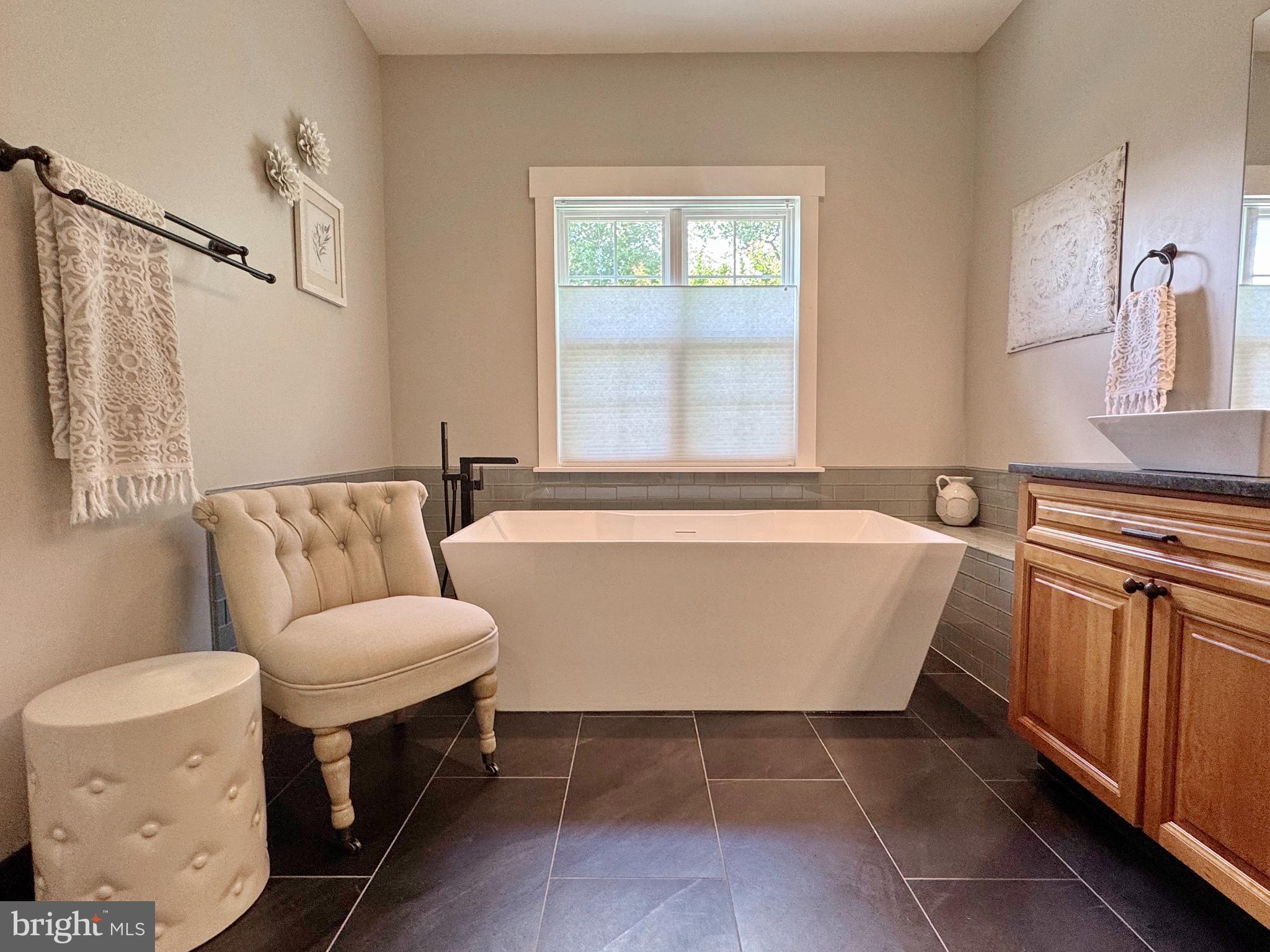 OAKWOOD MANOR - Residential