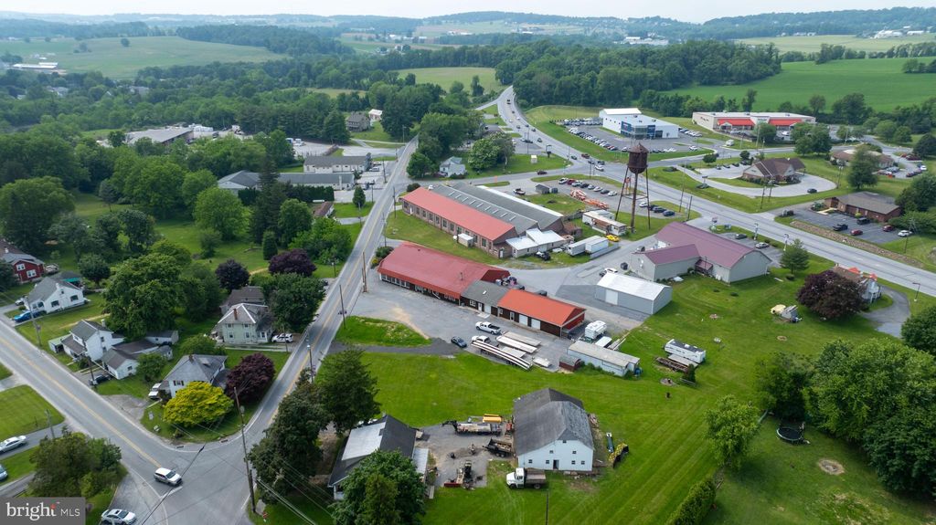 Photo of 417 Newport Avenue, CHRISTIANA, PA 17509 (MLS # PALA2085824)