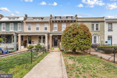 1722 MASSACHUSETTS AVENUE SE WASHINGTON DC 20003
