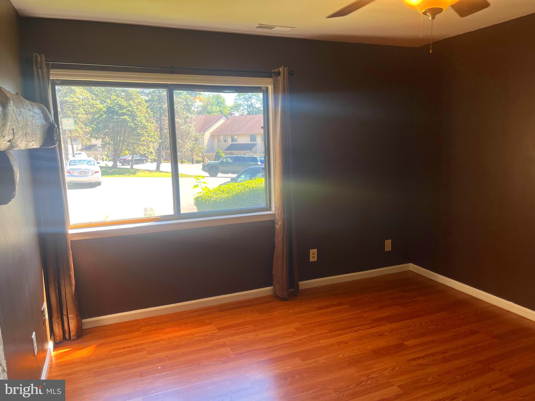 FLYING HILLS - Residential Lease