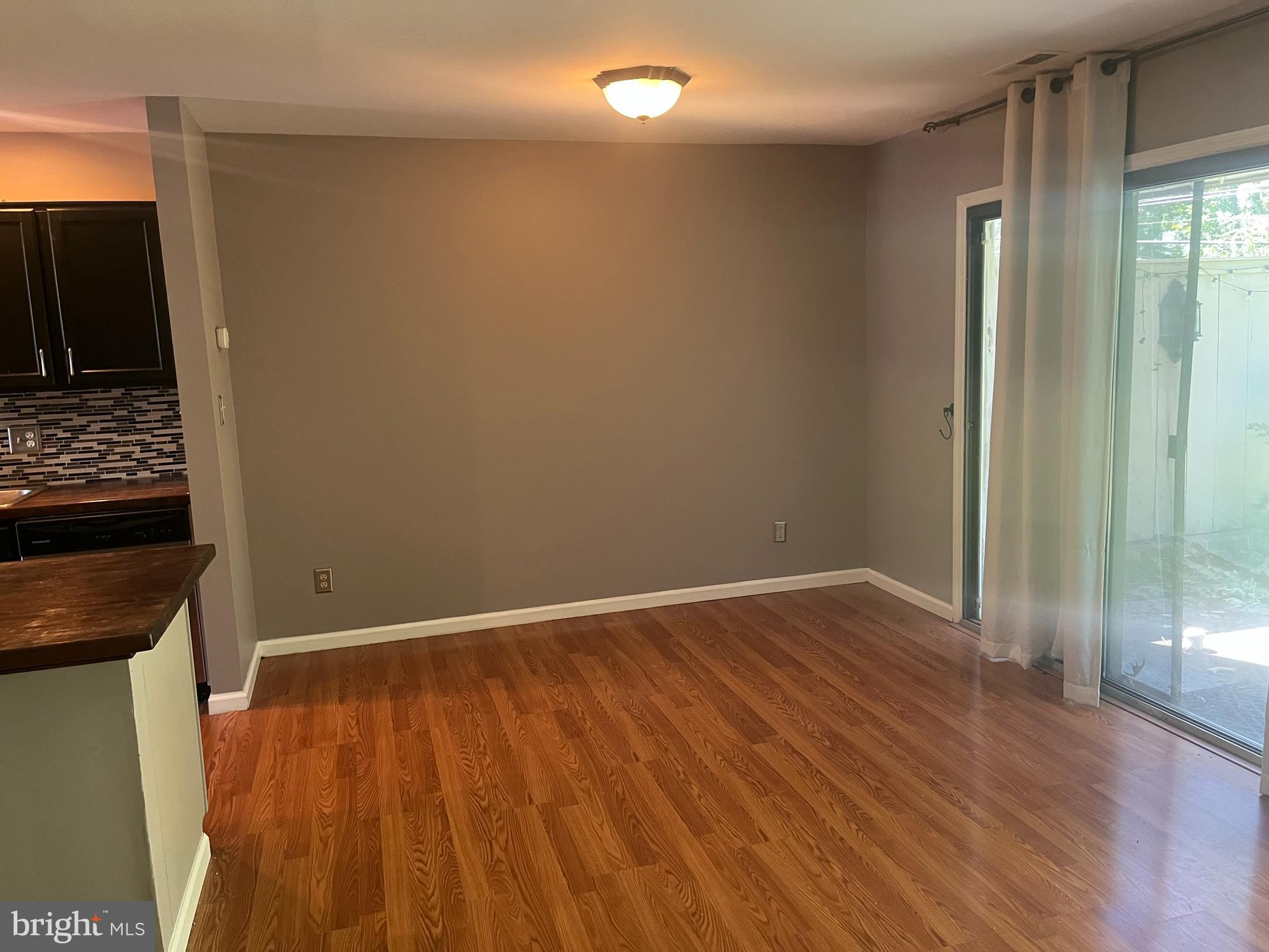 FLYING HILLS - Residential Lease