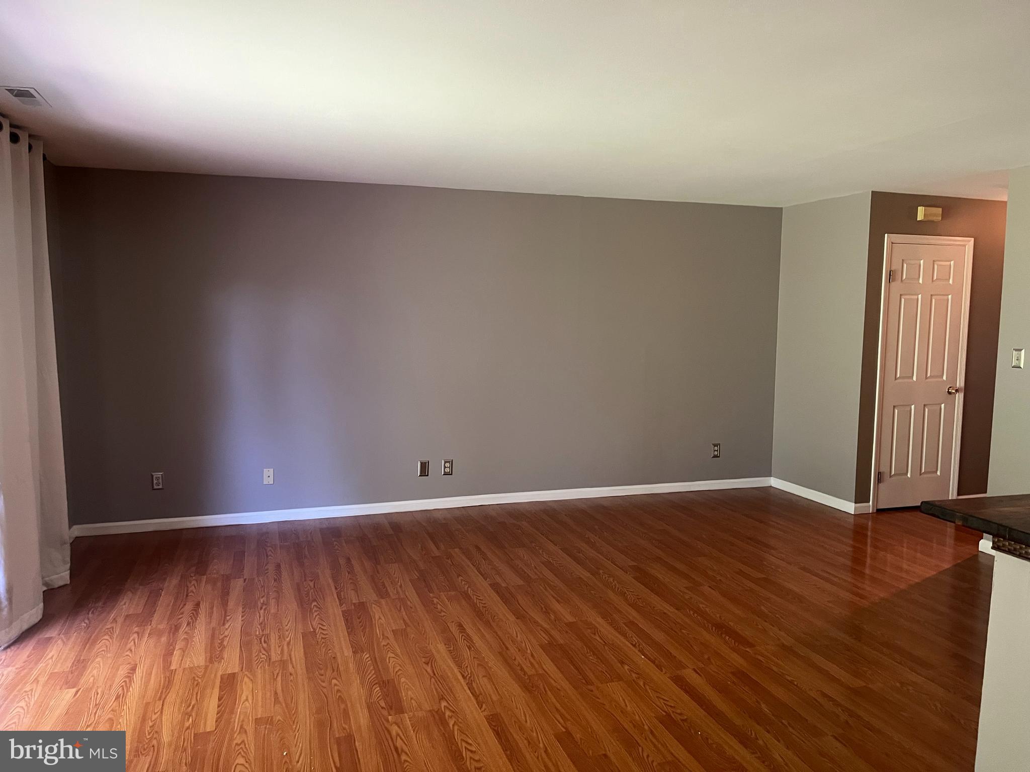 FLYING HILLS - Residential Lease