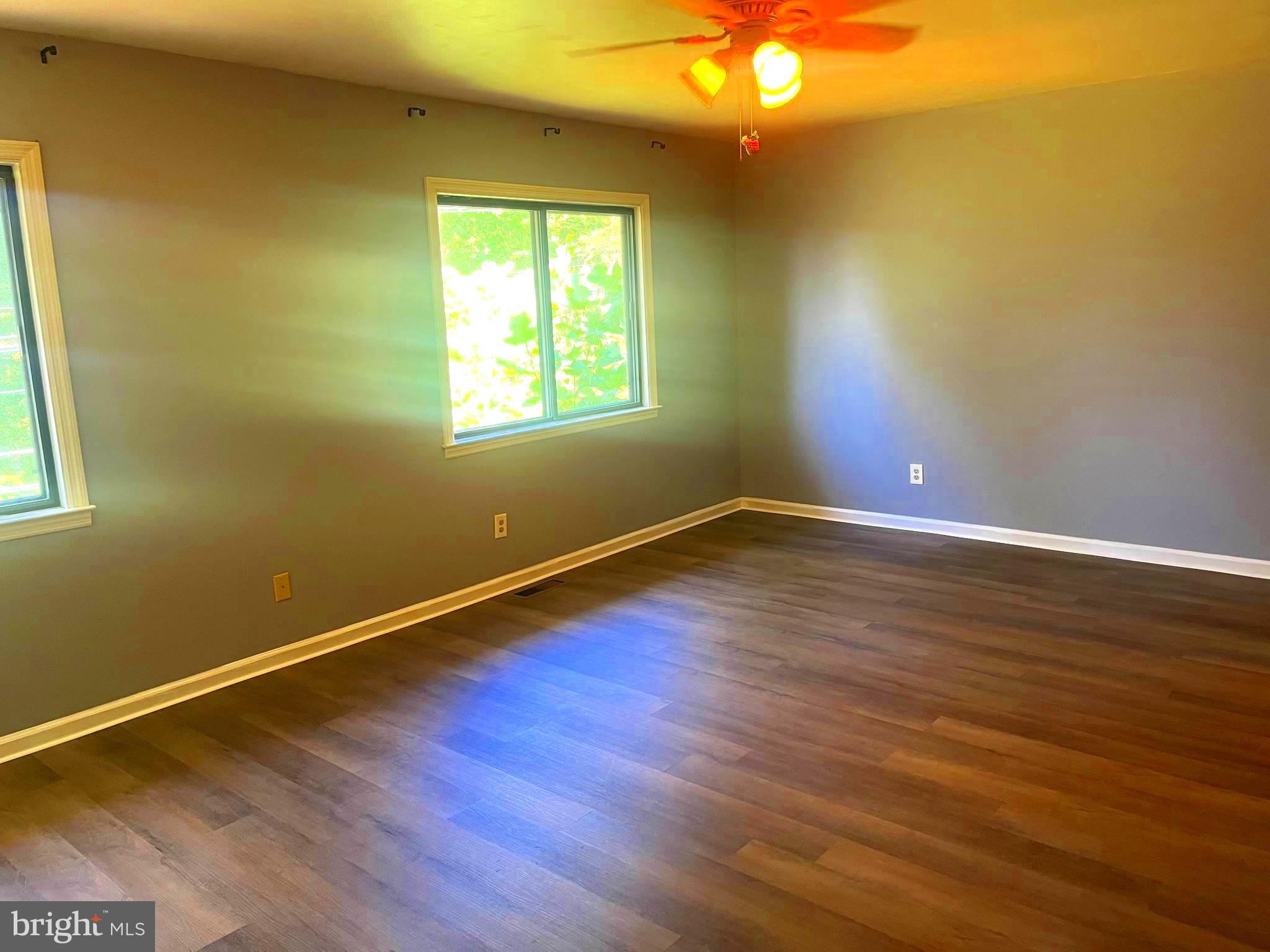 FLYING HILLS - Residential Lease