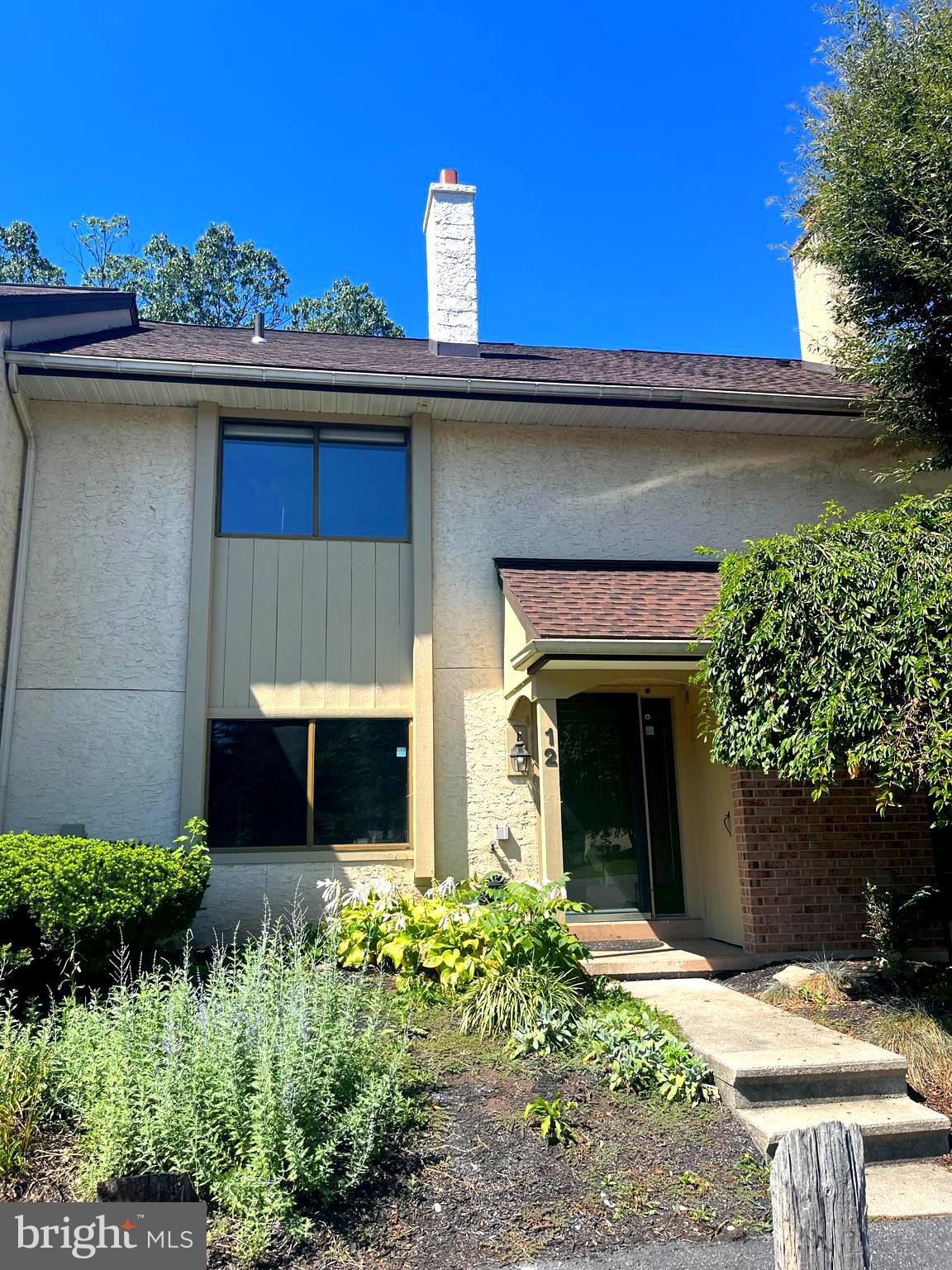 FLYING HILLS - Residential Lease