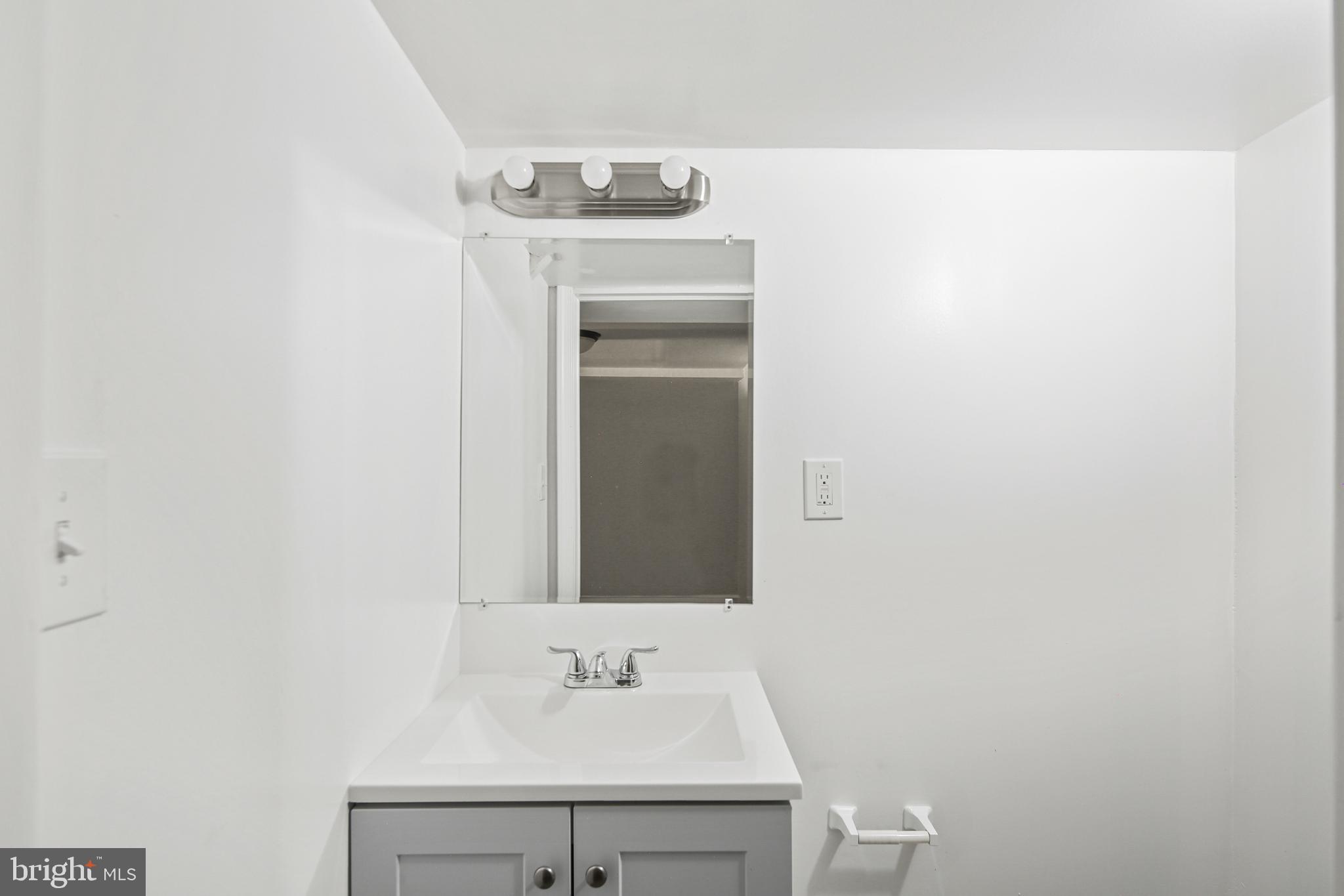 WILTSHIRE - Residential Lease