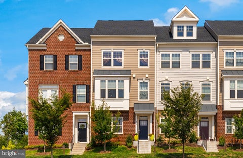 Photo of 803 Sawback Square NE, LEESBURG, VA 20176 (MLS # VALO2135276)