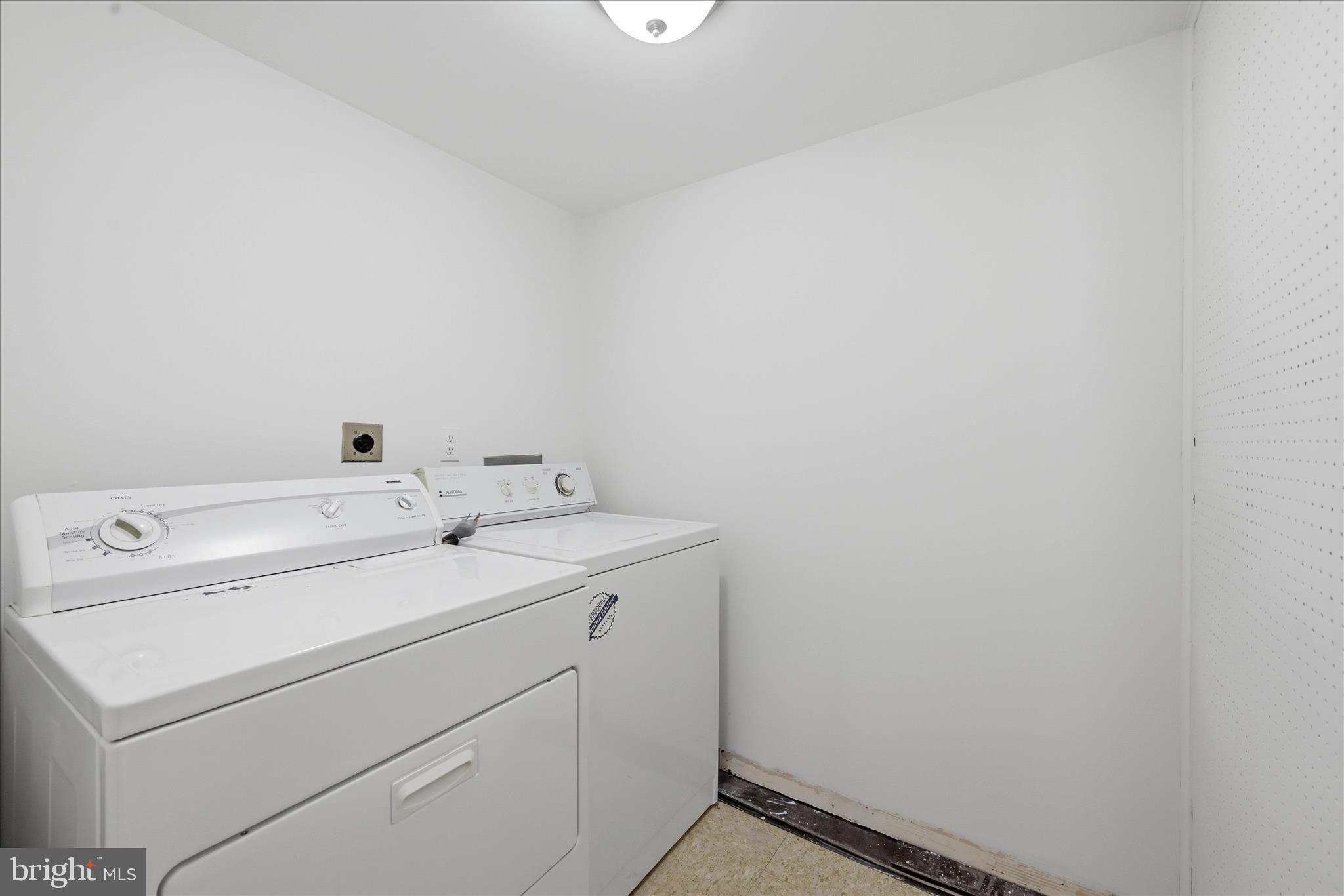 HAWTHORNE VILLAGE - Residential