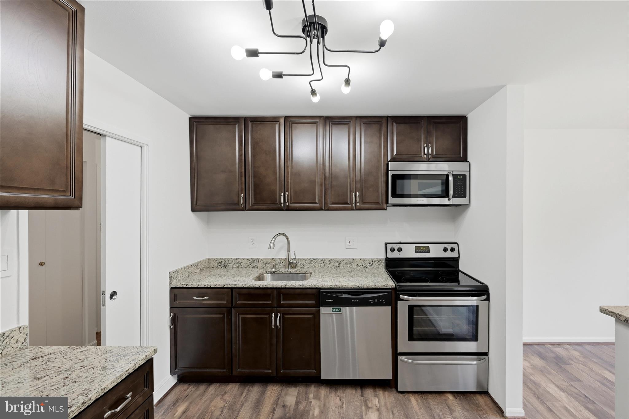 HAWTHORNE VILLAGE - Residential