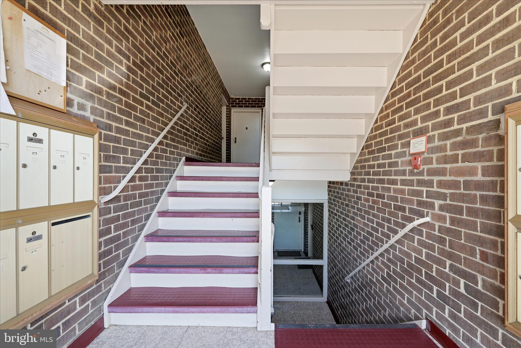 HAWTHORNE VILLAGE - Residential