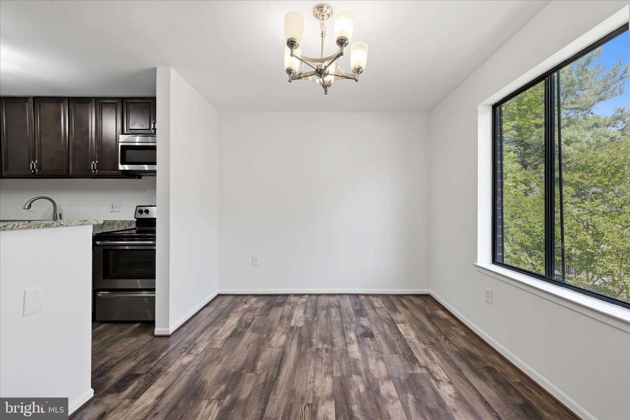 HAWTHORNE VILLAGE - Residential