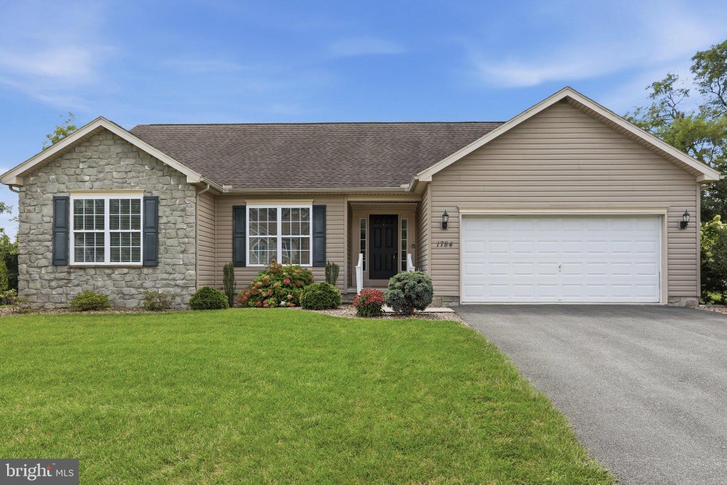 Photo of 1784 Falcon Ln, CHAMBERSBURG, PA 17202 (MLS # PAFL2037072)