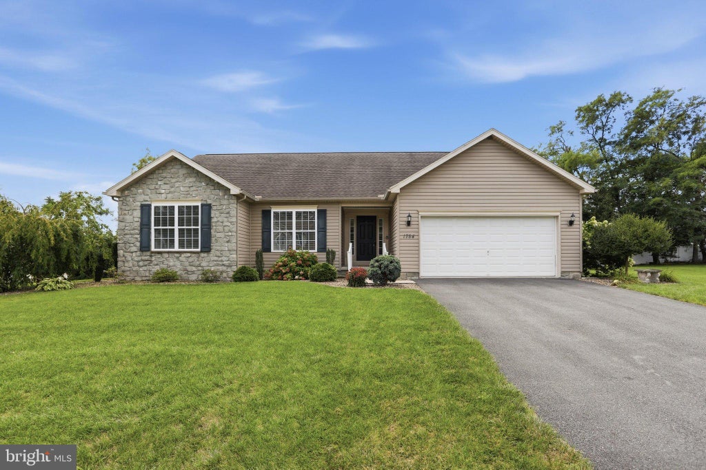 Photo of 1784 Falcon Ln, CHAMBERSBURG, PA 17202 (MLS # PAFL2037072)