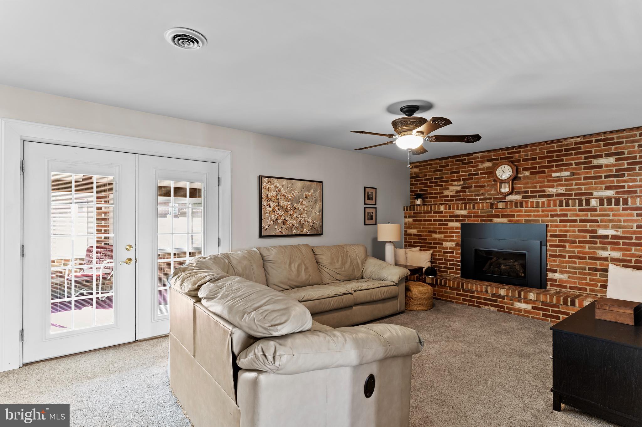 MEETING HOUSE HEIGHTS - Residential