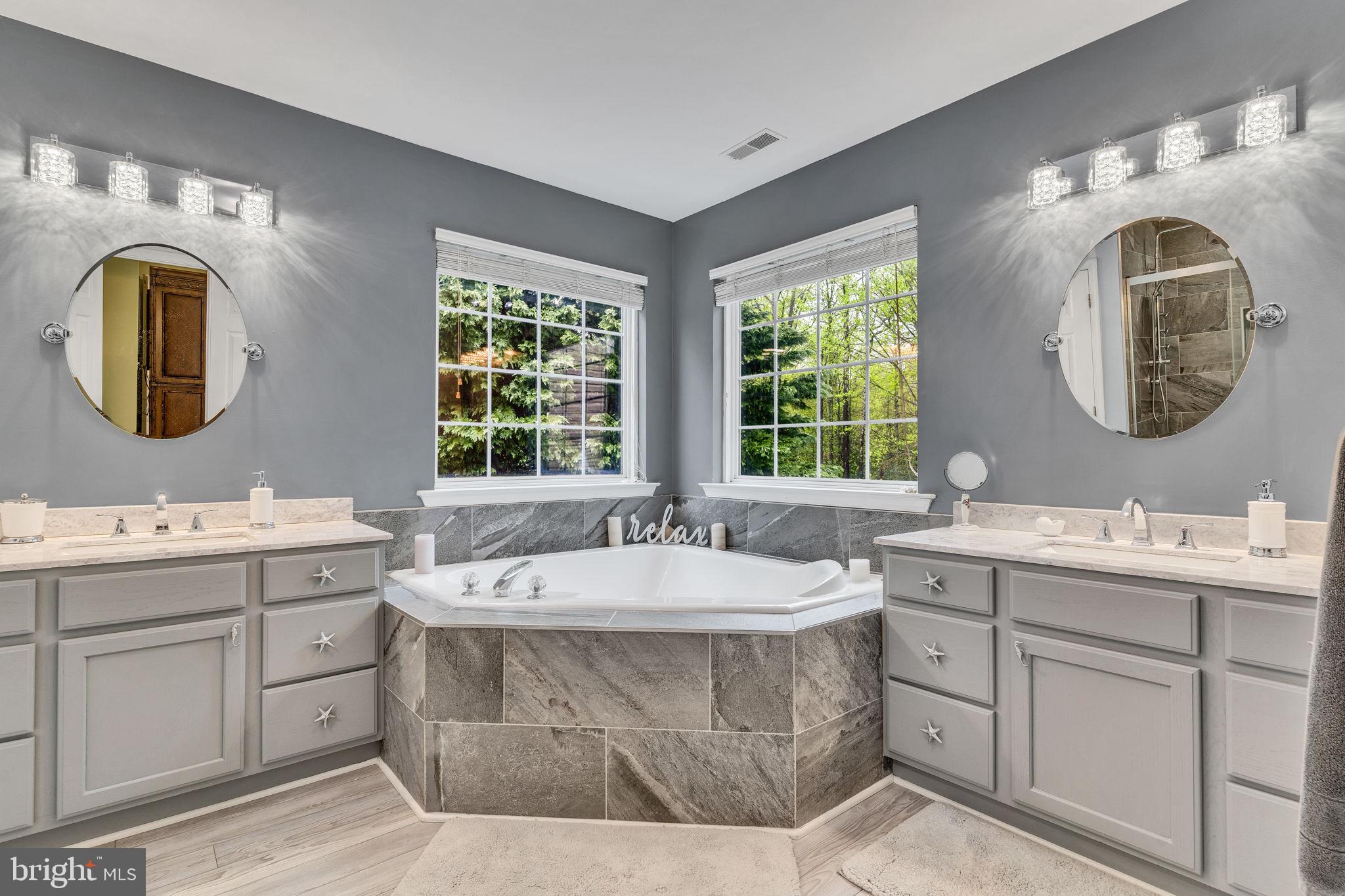 KINGS GRANT - Residential