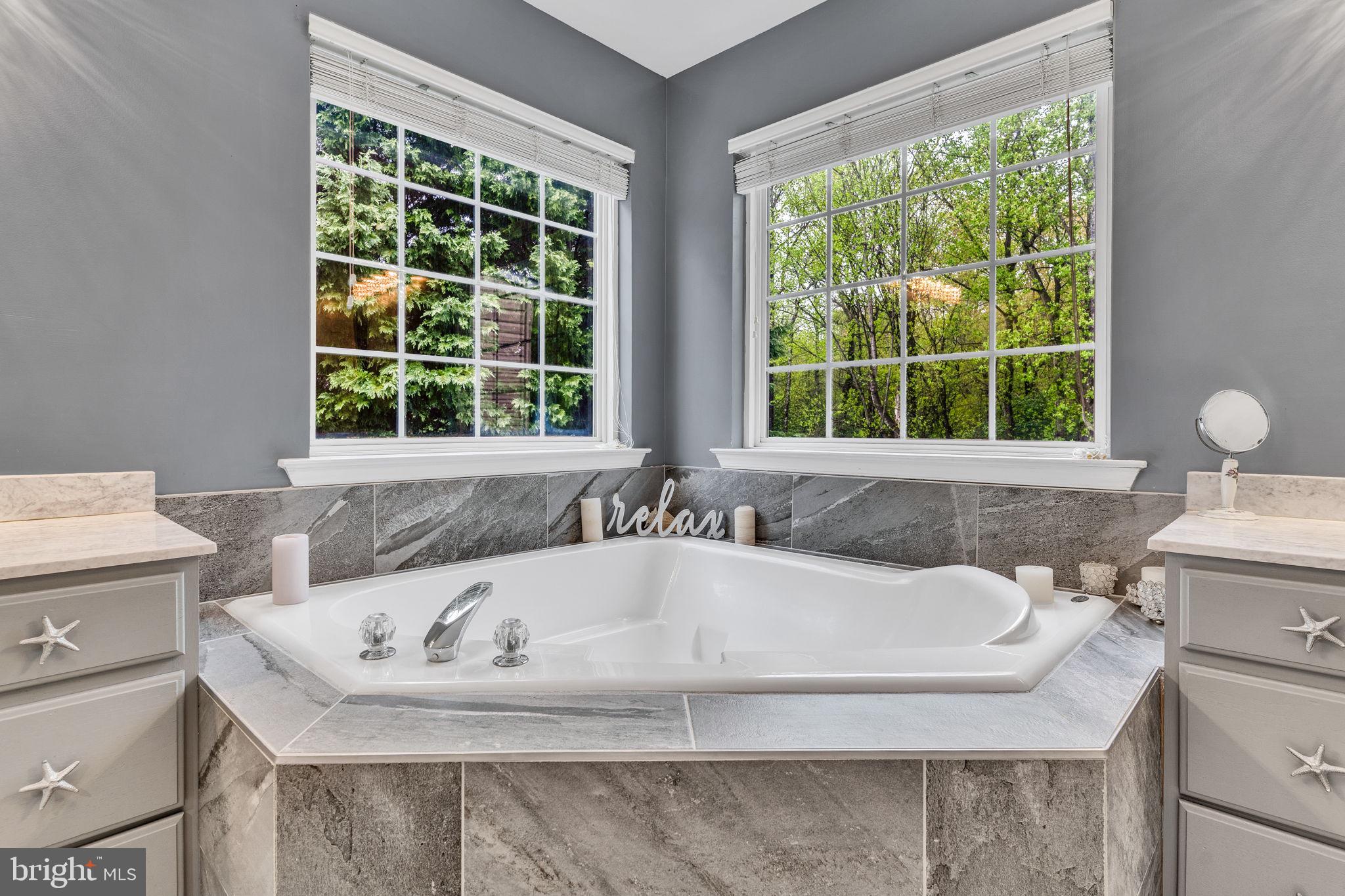 KINGS GRANT - Residential