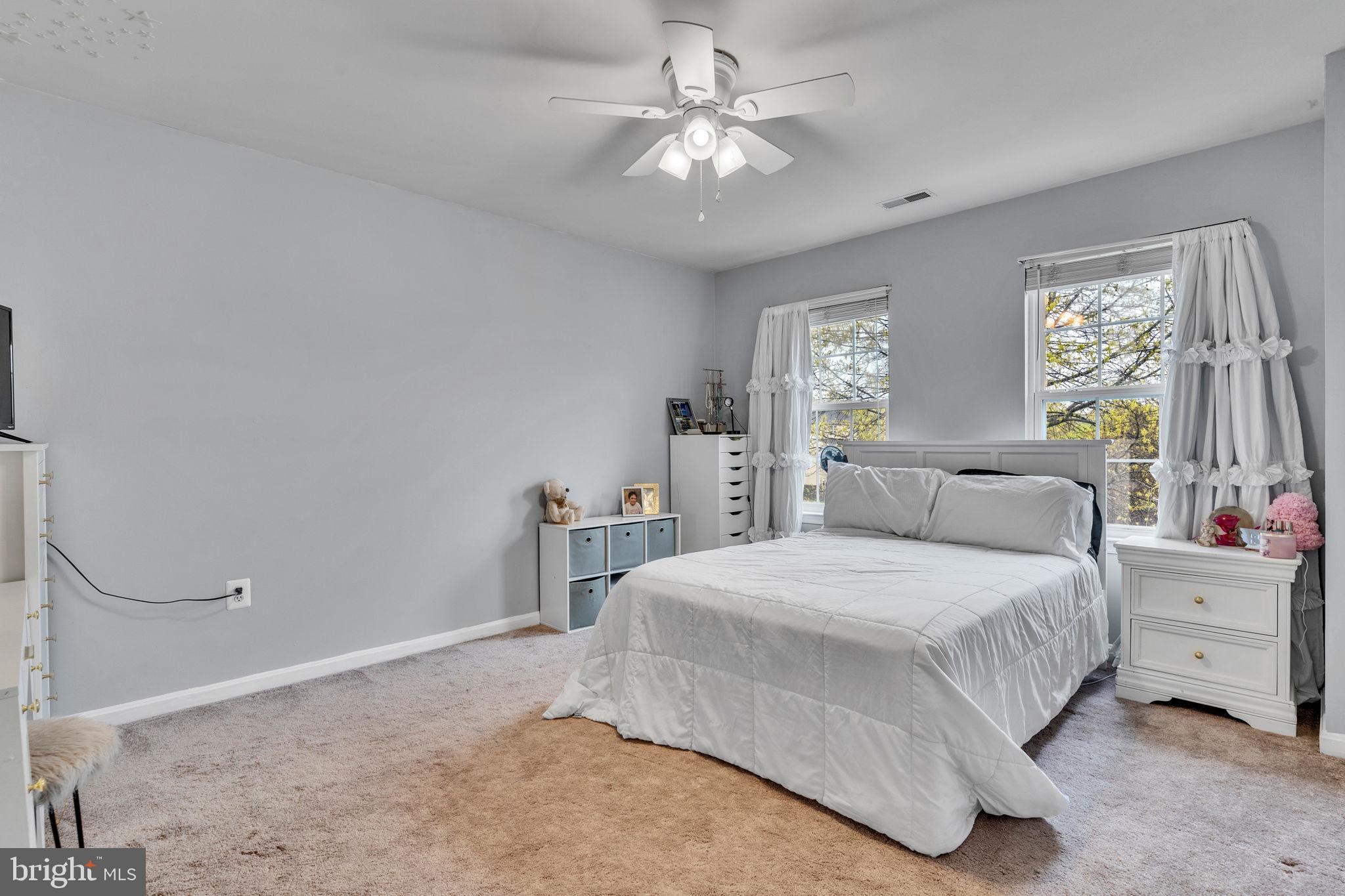 KINGS GRANT - Residential