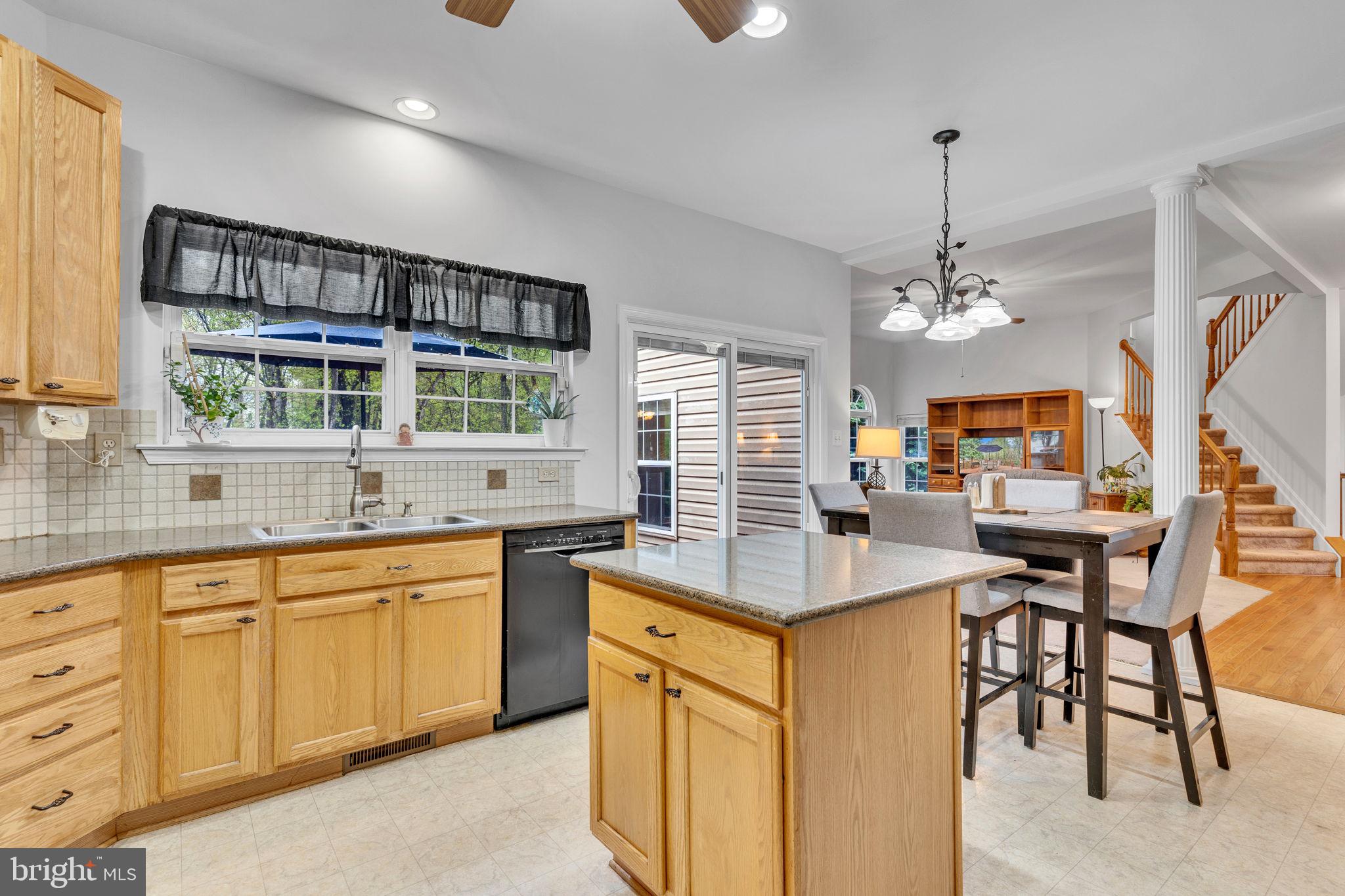 KINGS GRANT - Residential