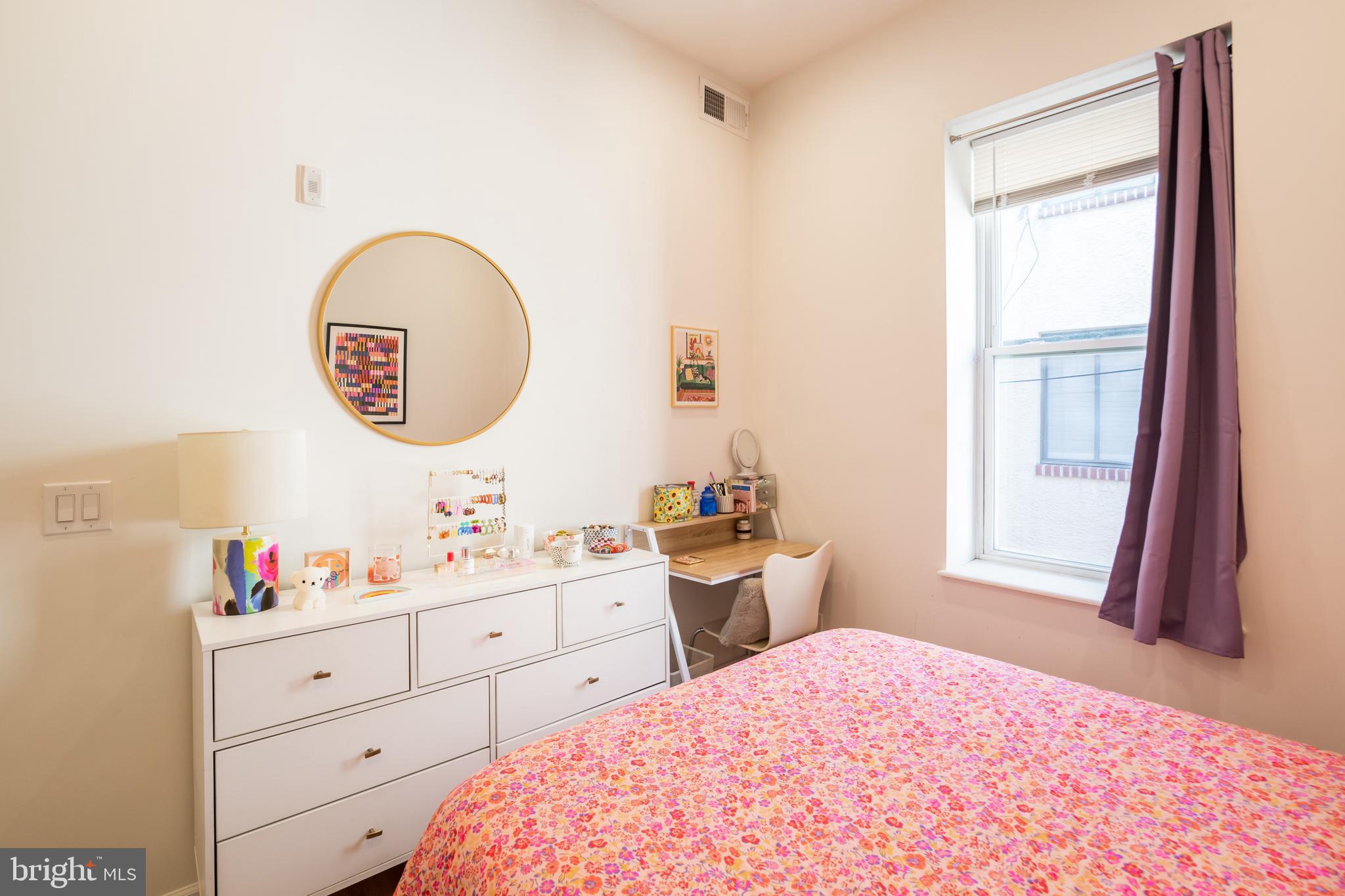 QUEEN VILLAGE - Residential Lease