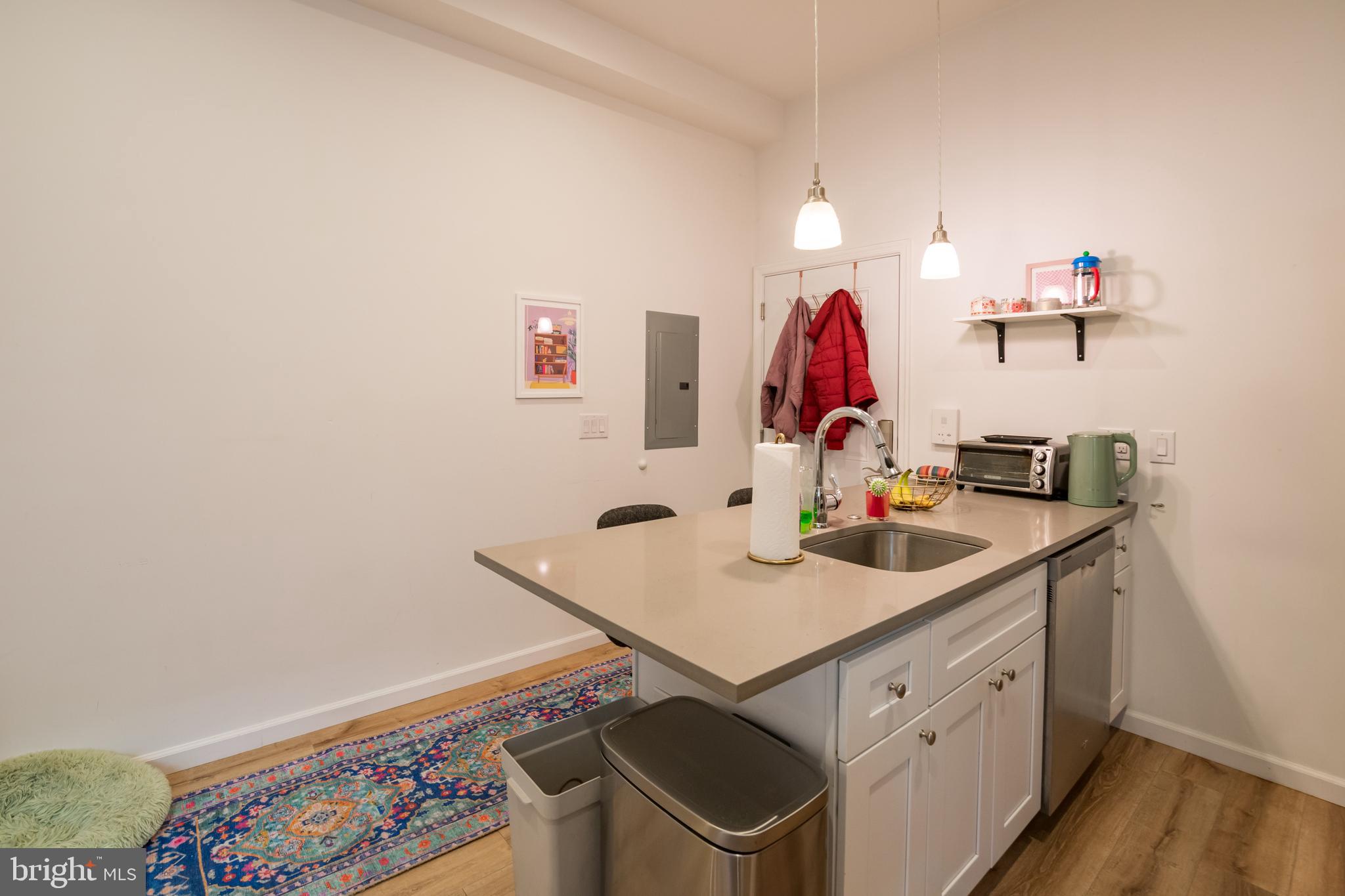 QUEEN VILLAGE - Residential Lease