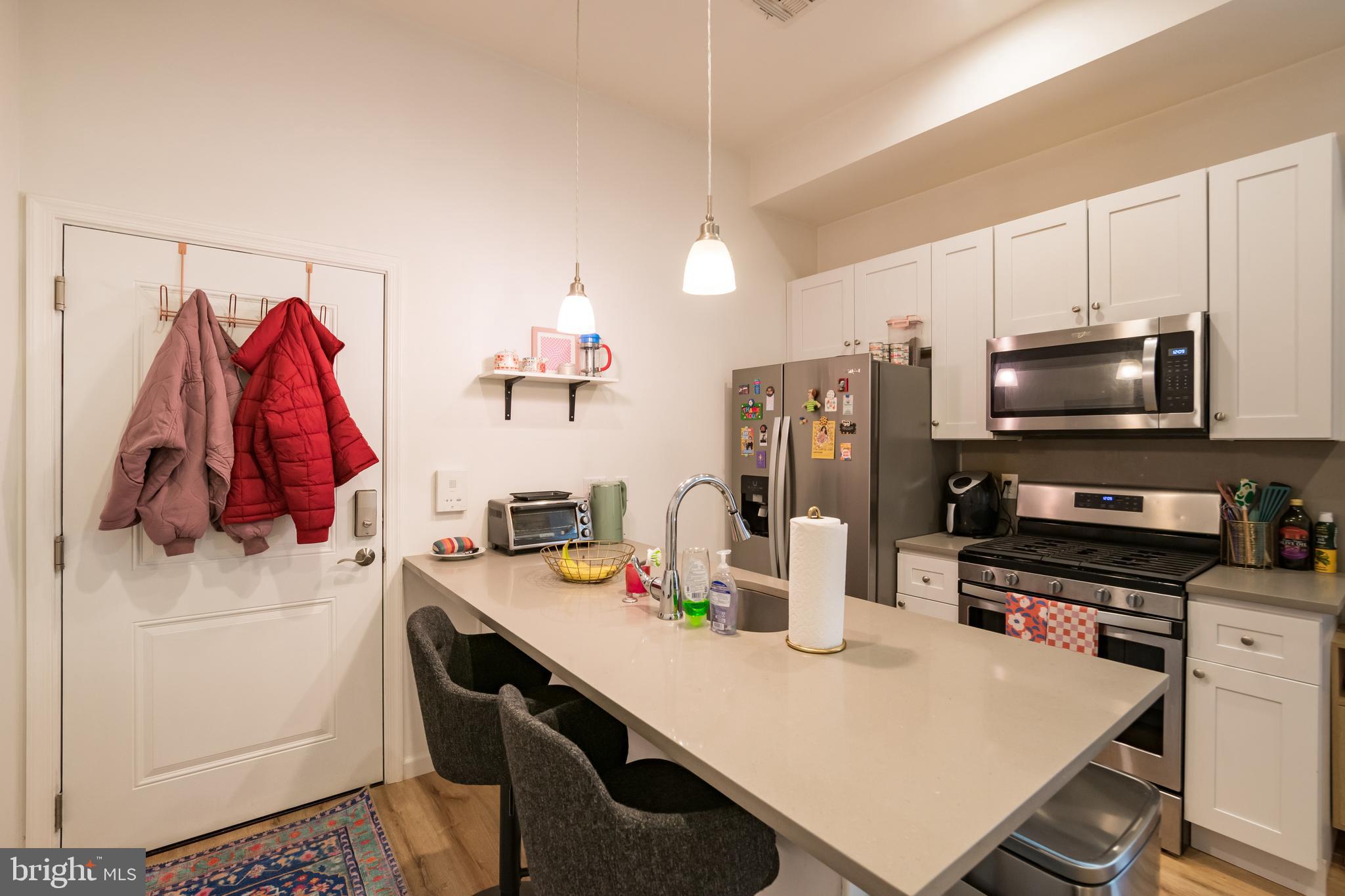 QUEEN VILLAGE - Residential Lease