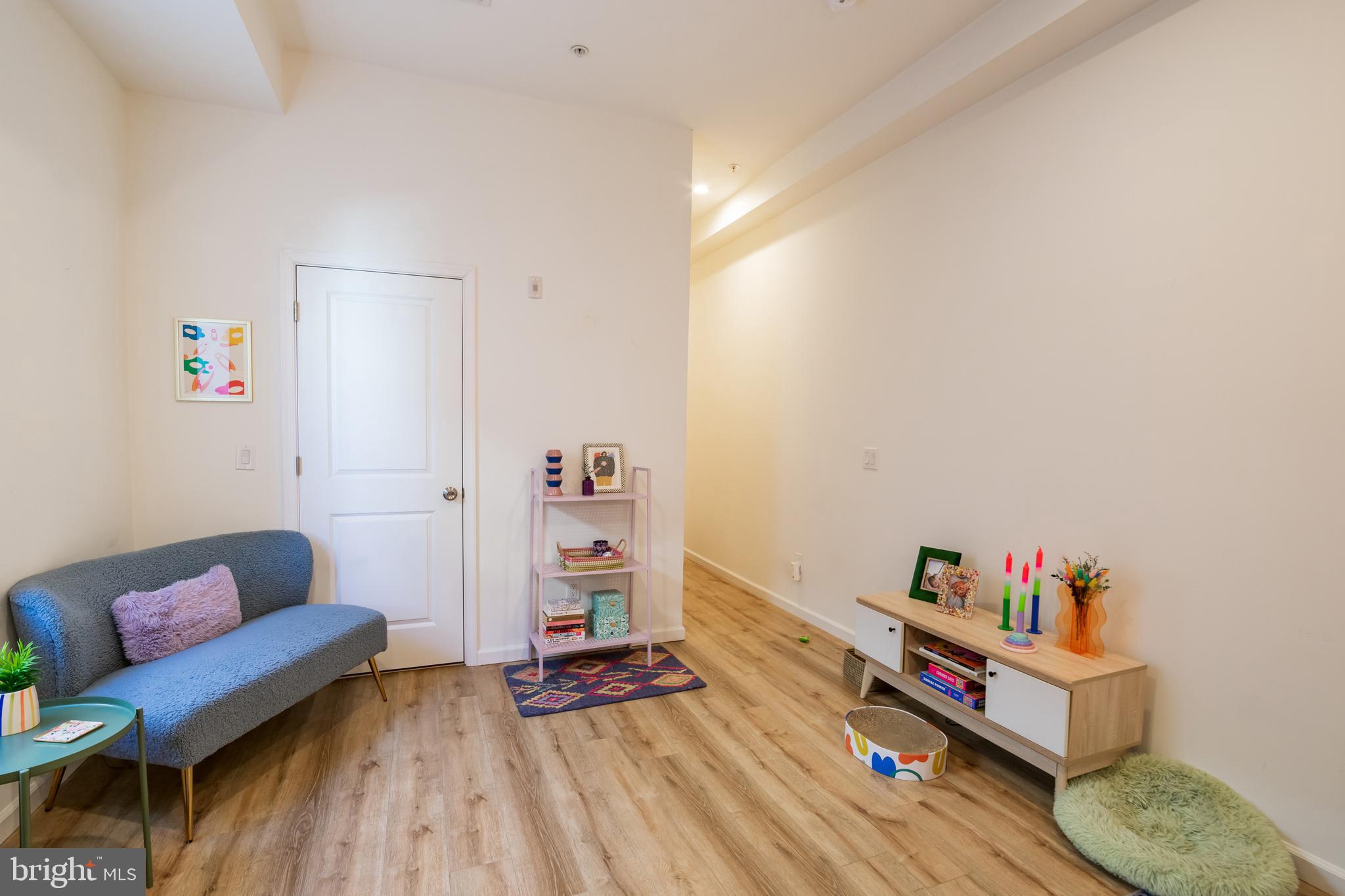 QUEEN VILLAGE - Residential Lease