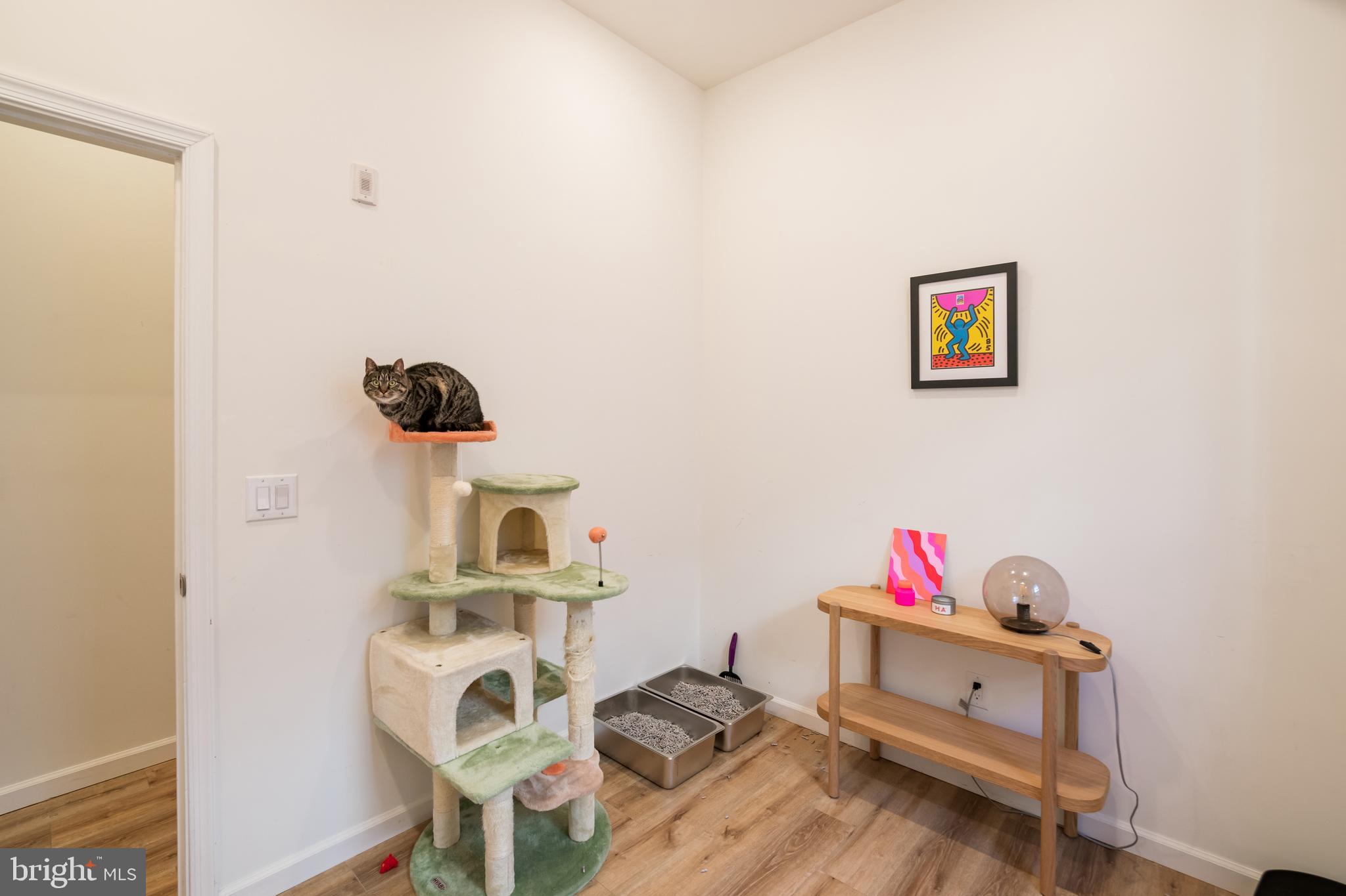 QUEEN VILLAGE - Residential Lease