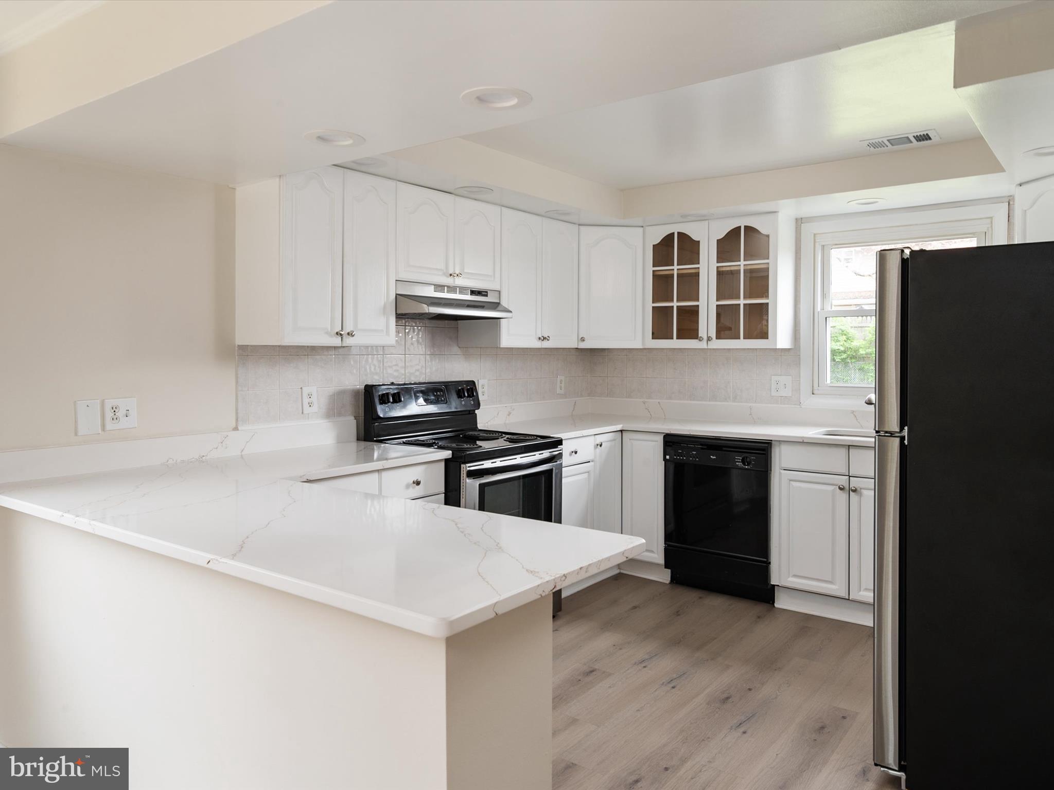 MAPLE RIDGE - Residential