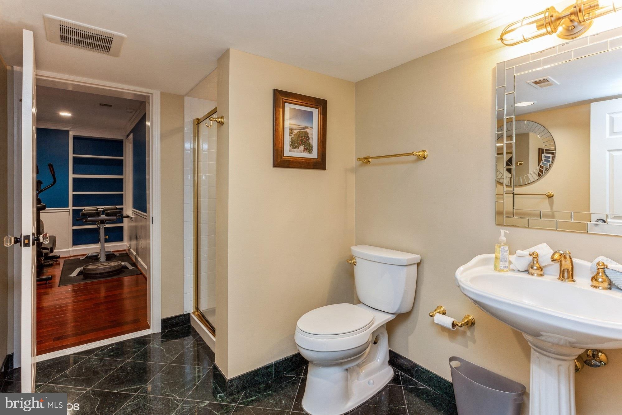 LAKE POTOMAC - Residential