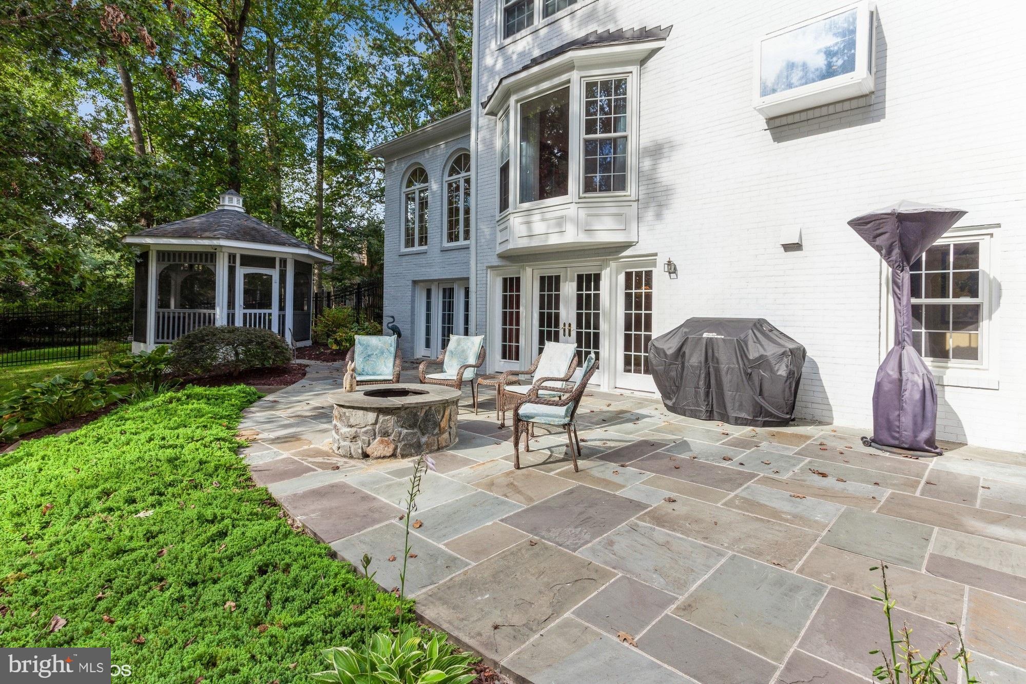 LAKE POTOMAC - Residential