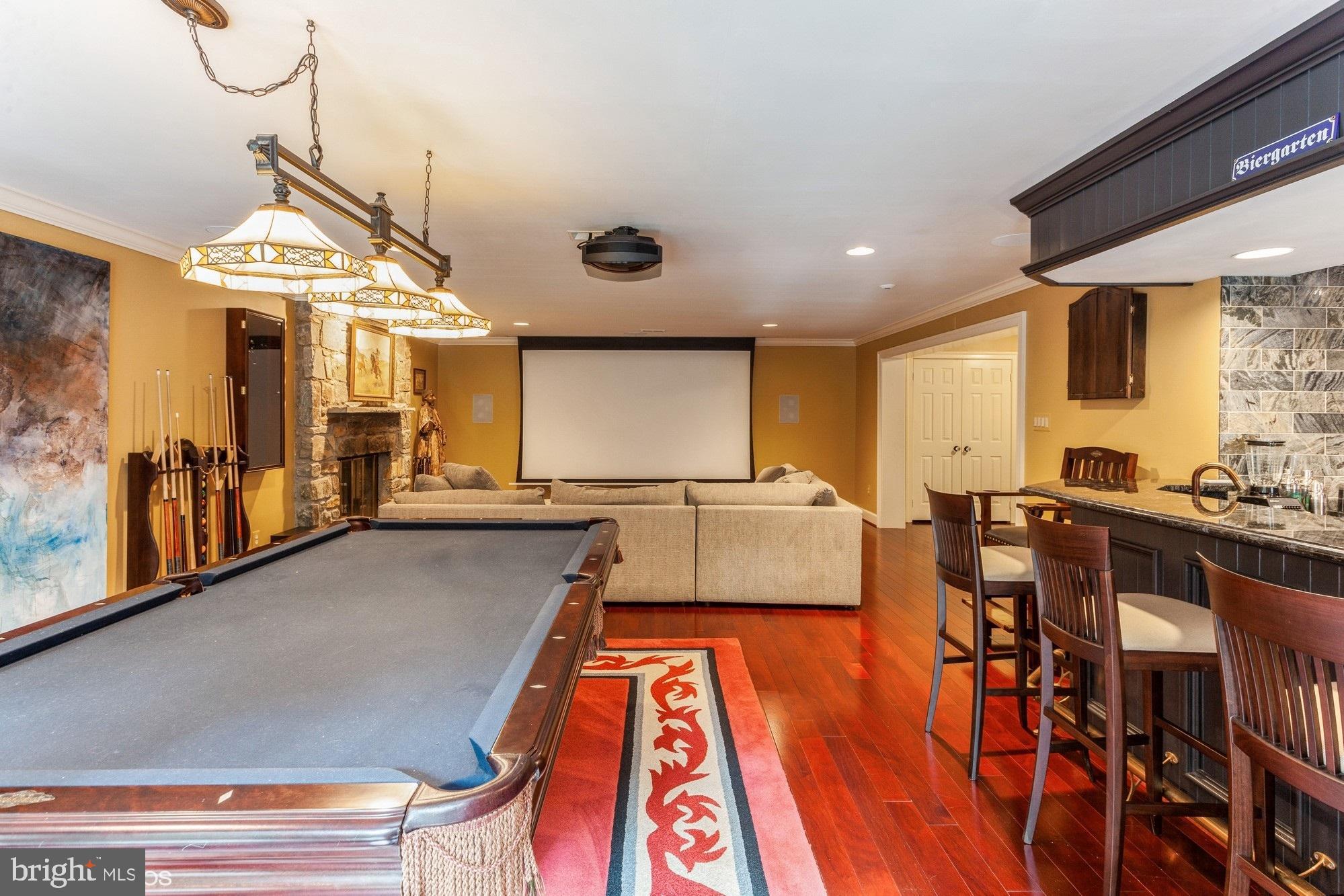 LAKE POTOMAC - Residential