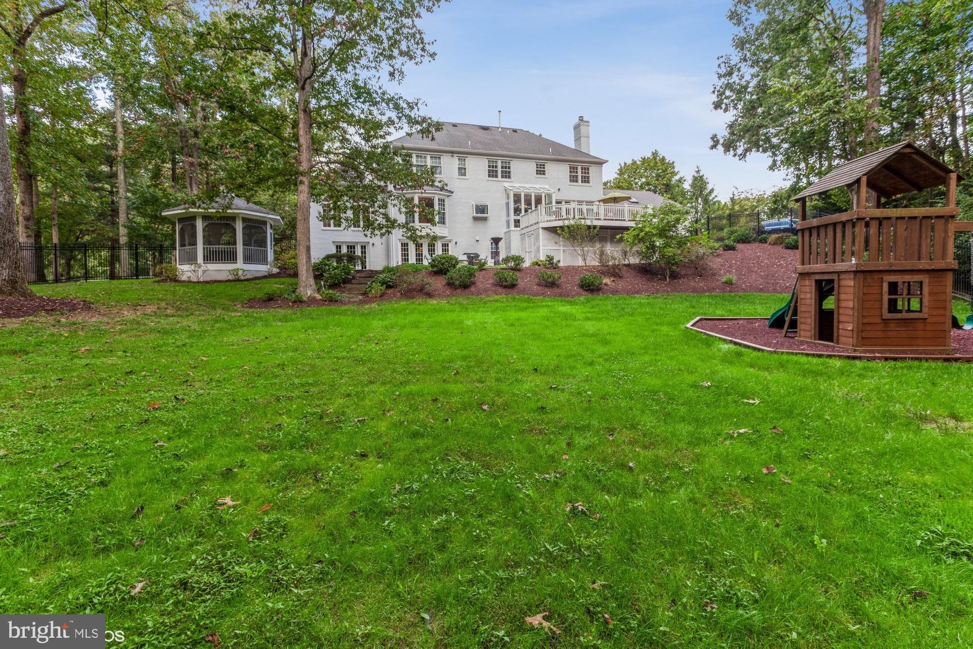 LAKE POTOMAC - Residential