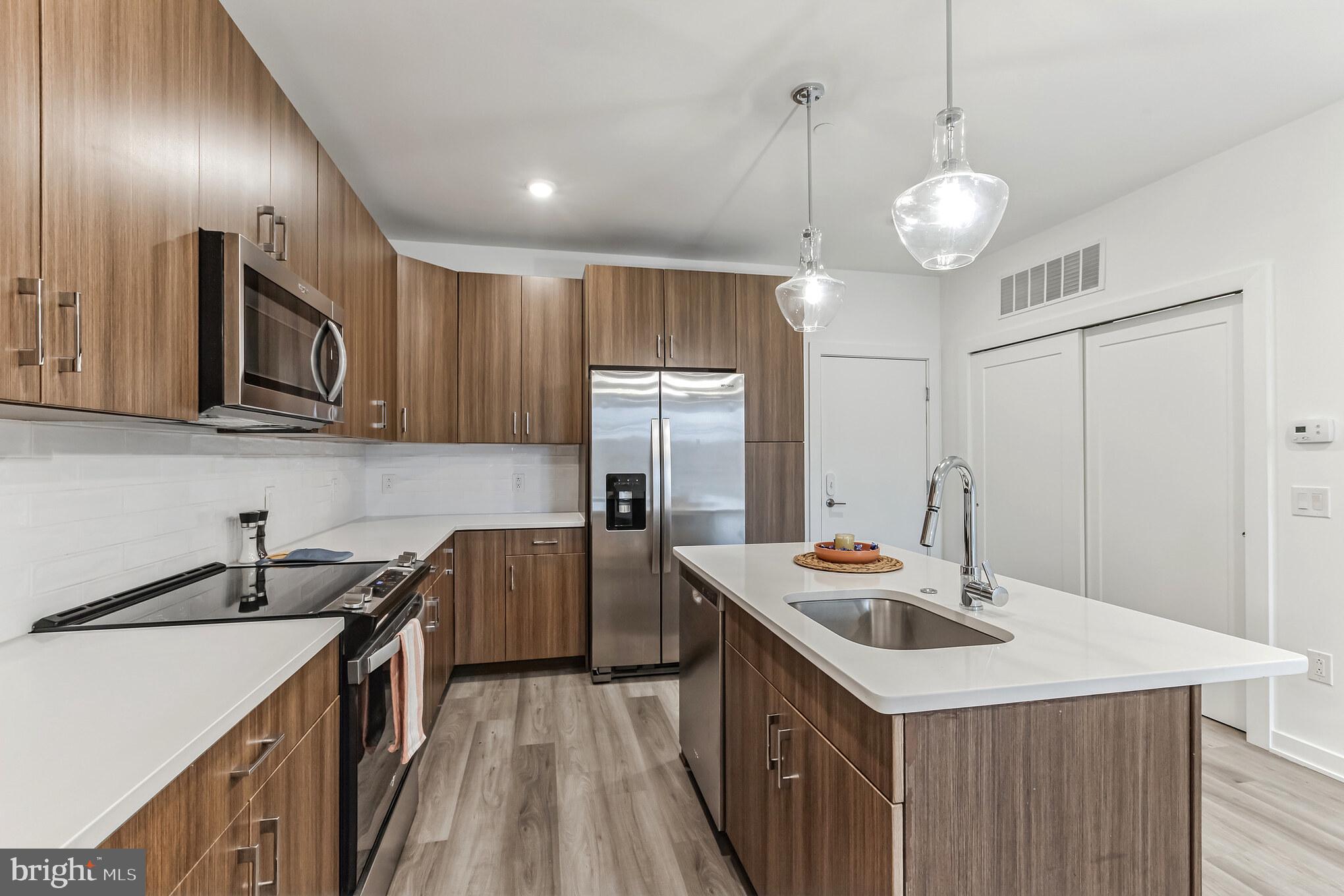 ROXBOROUGH - Residential Lease