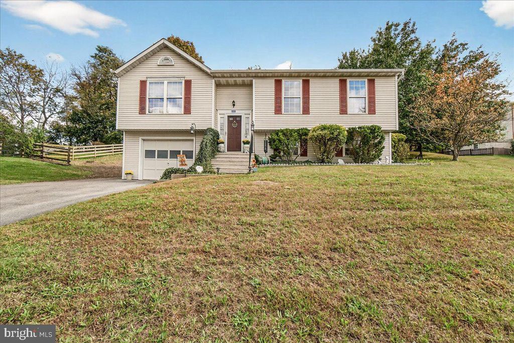 Photo of 1103 Midvale Avenue, MOUNT AIRY, MD 21771 (MLS # MDFR2072492)