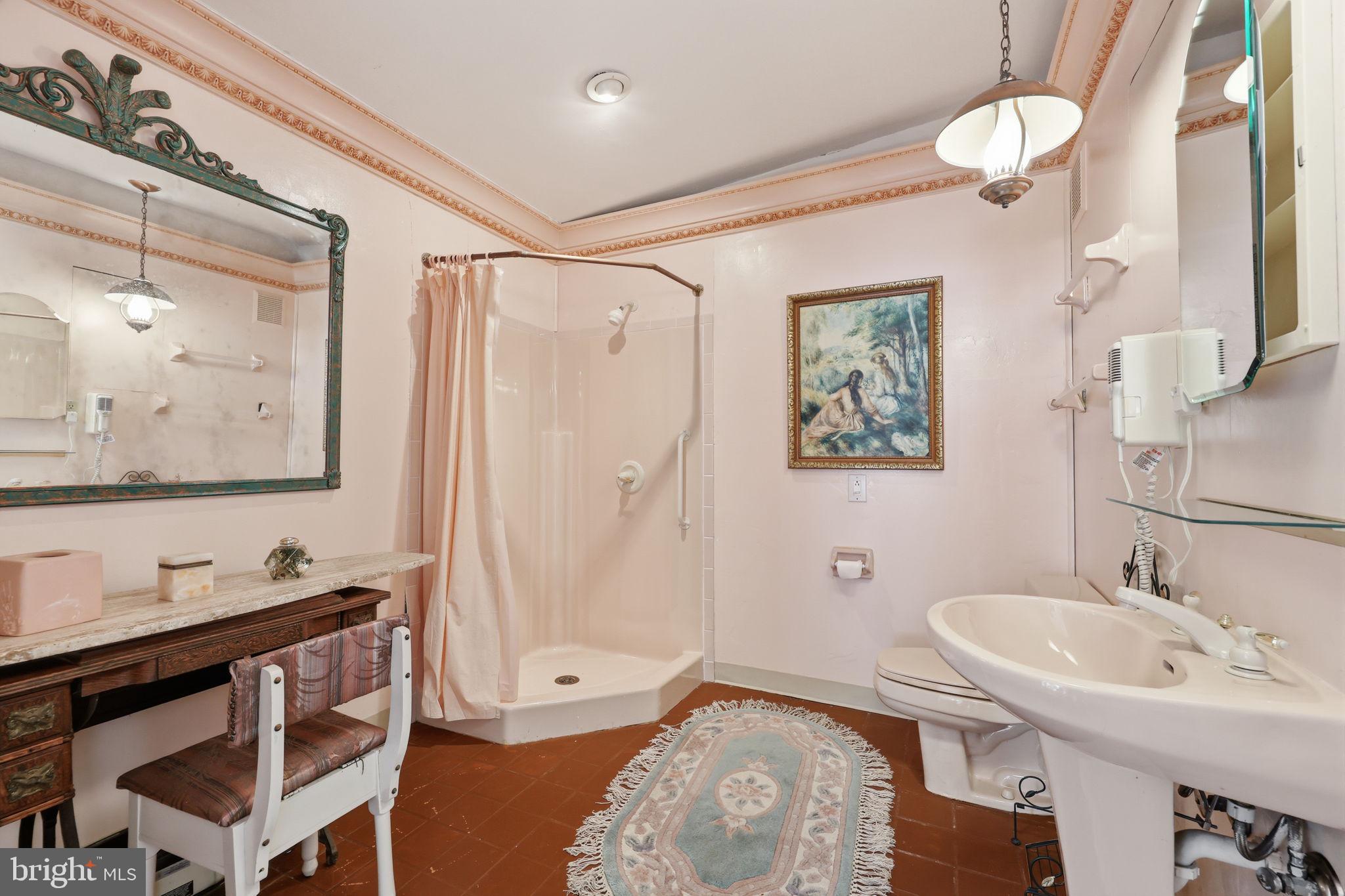 NOTTINGHAM VIL - Residential