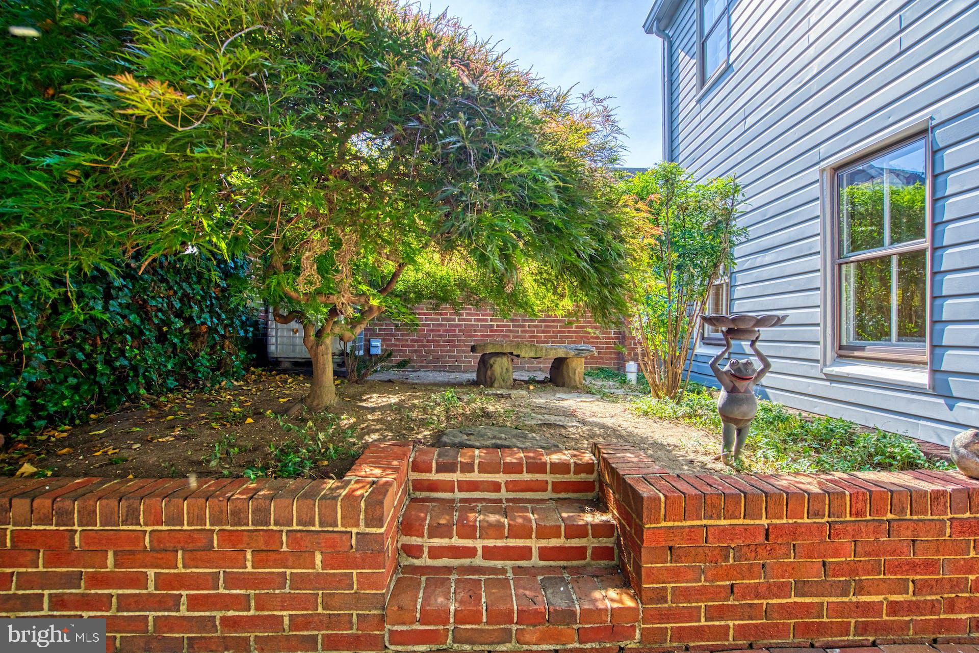 OLD TOWN ALEXANDRIA - Residential