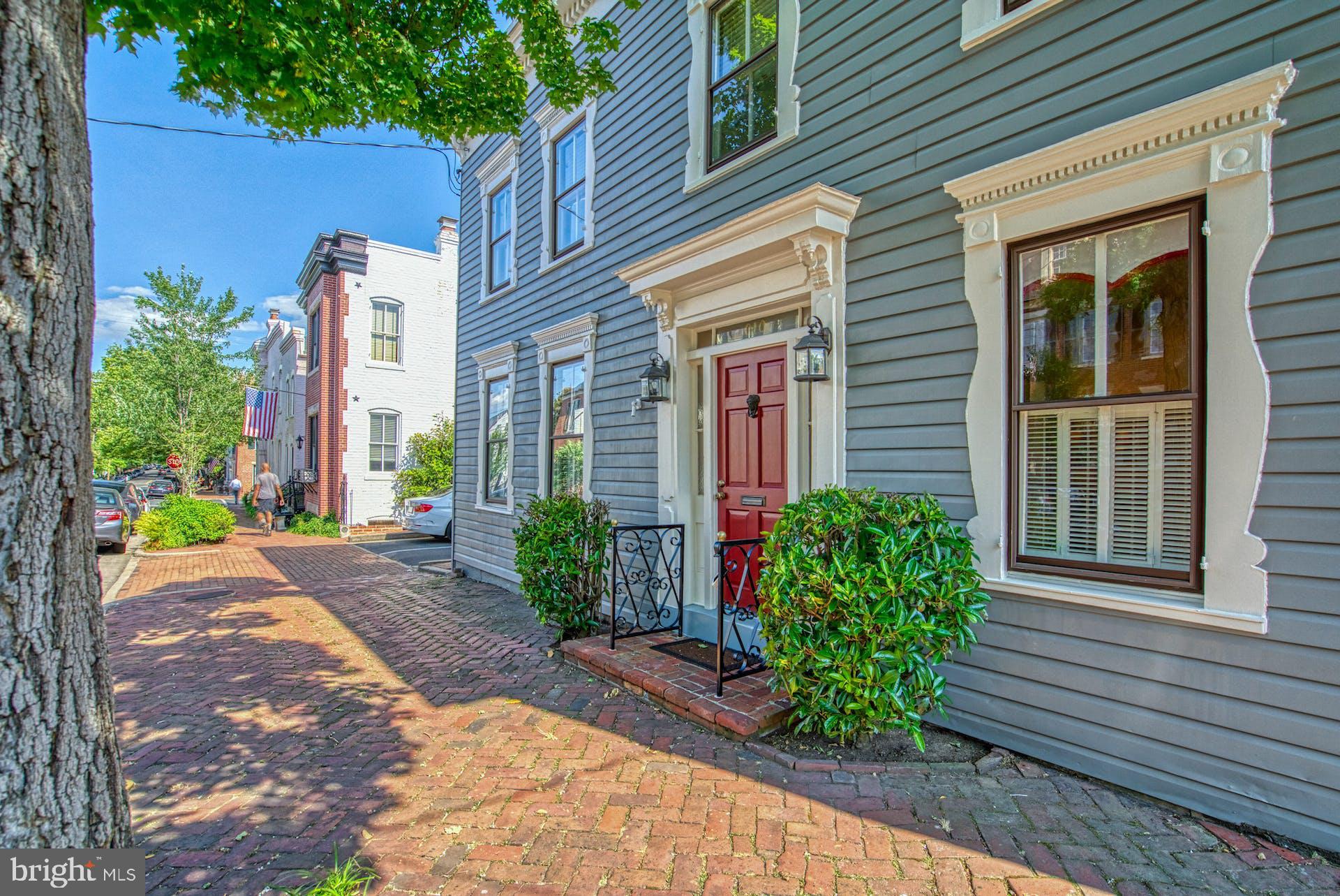 OLD TOWN ALEXANDRIA - Residential