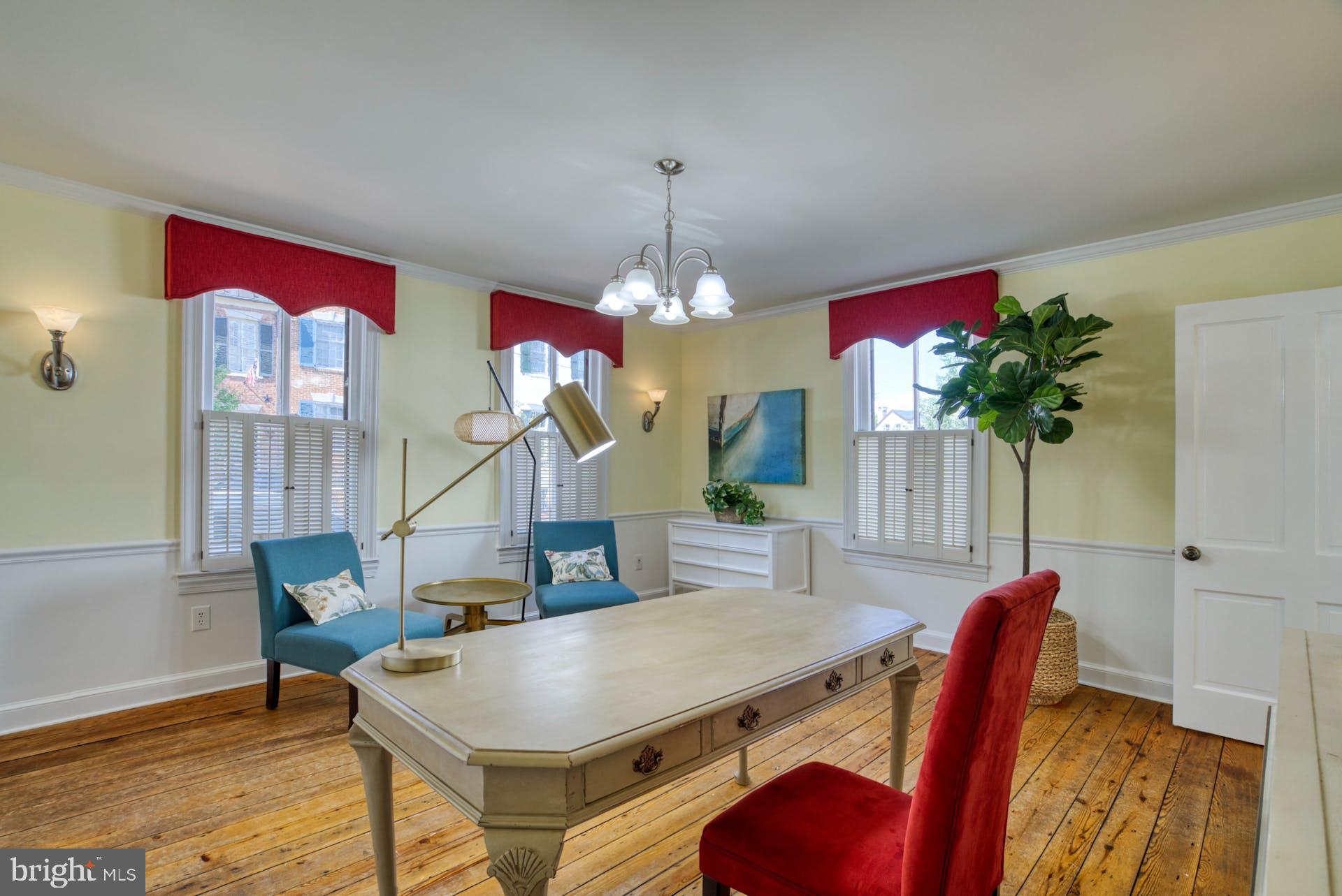 OLD TOWN ALEXANDRIA - Residential