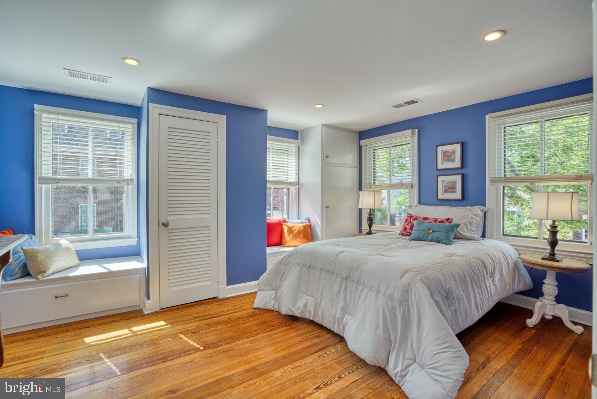 OLD TOWN ALEXANDRIA - Residential