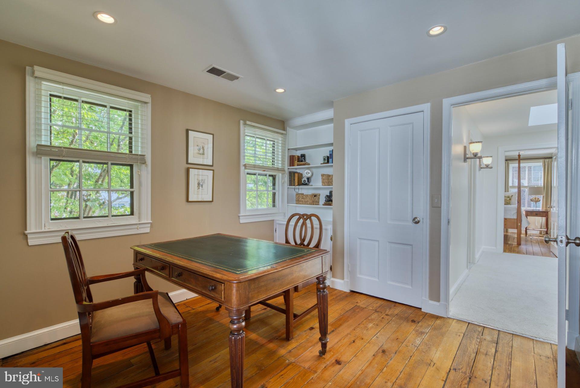 OLD TOWN ALEXANDRIA - Residential