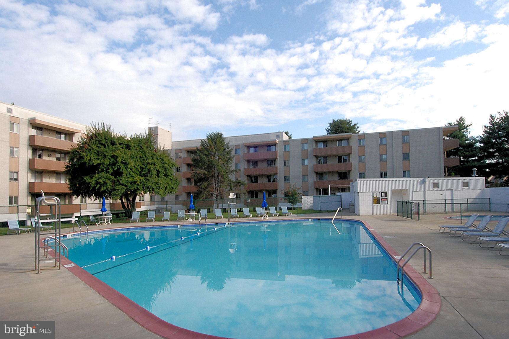 LAKESIDE TERRACE - Residential