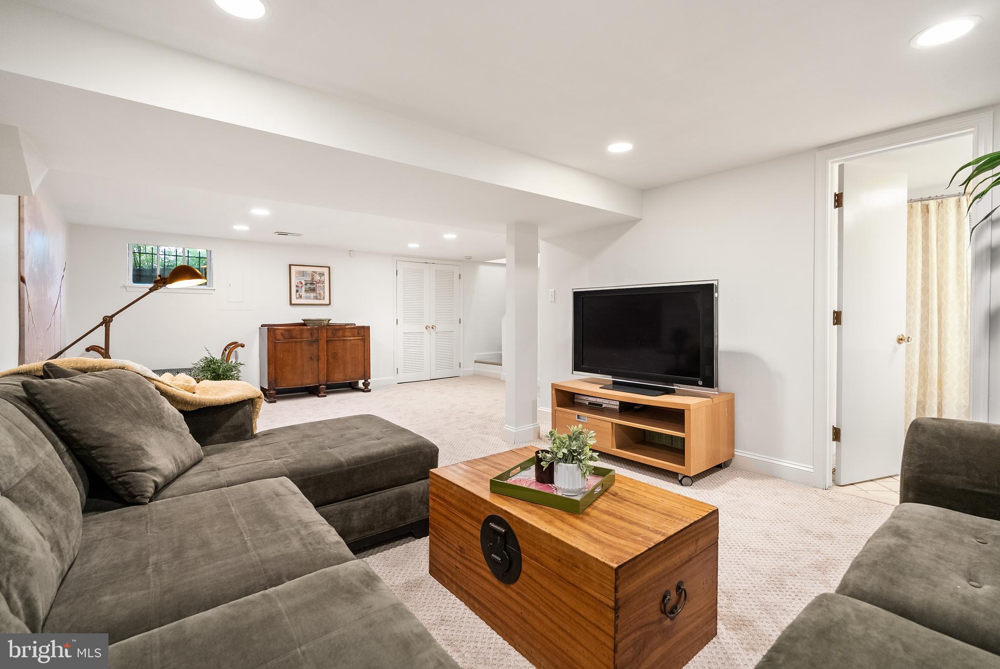CHEVY CHASE - Residential