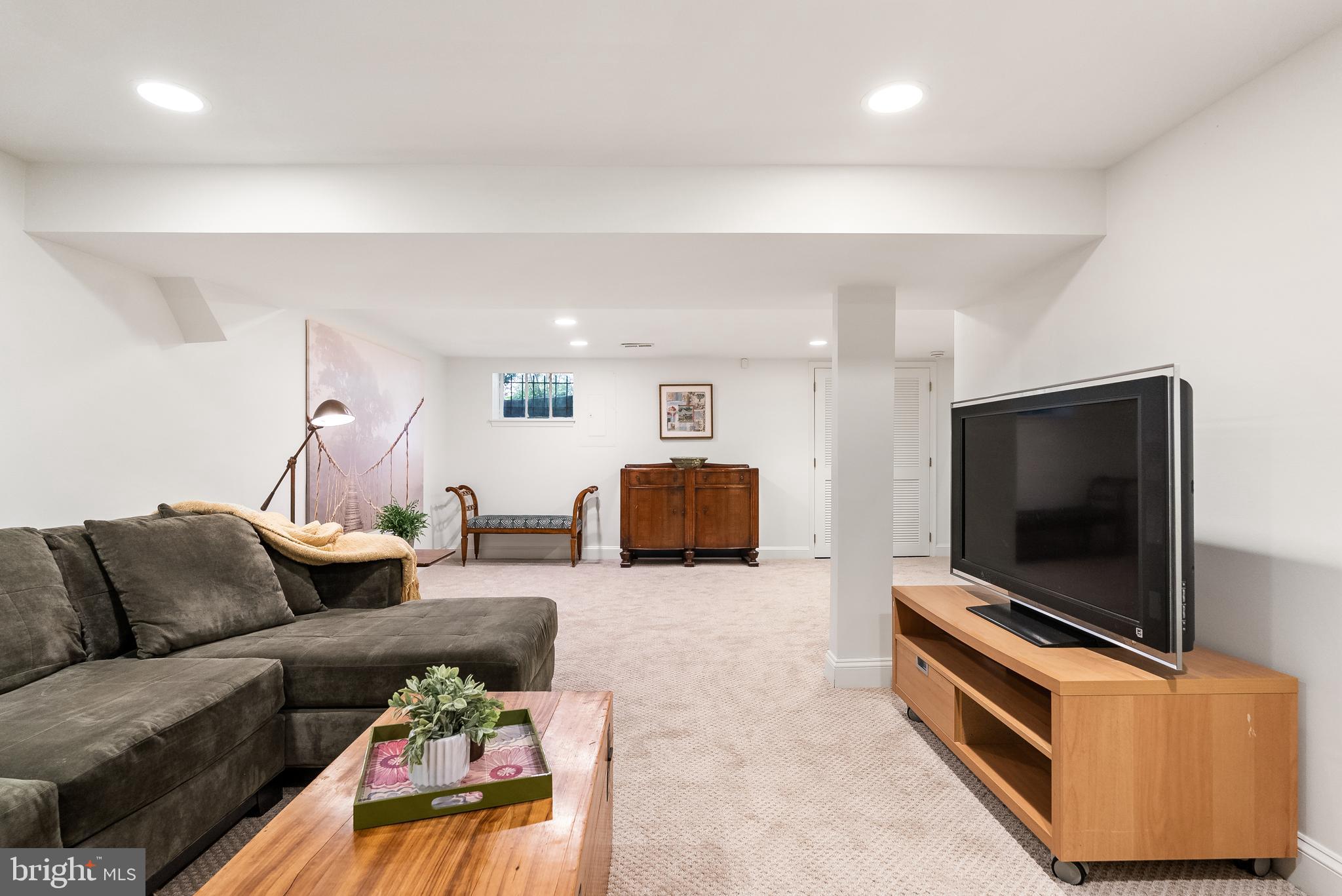 CHEVY CHASE - Residential